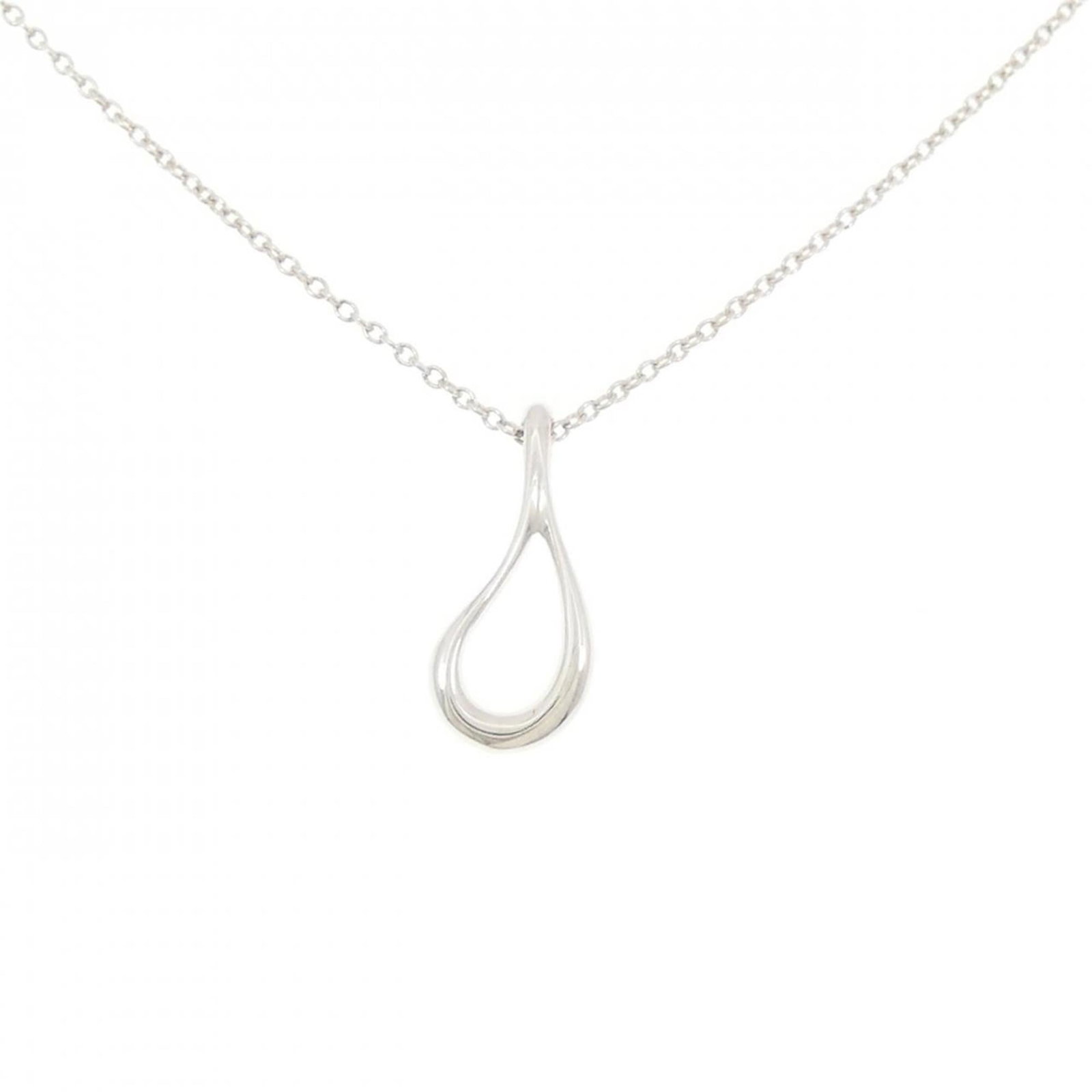 Tiffany open teardrop necklace.: Tiffany open teardrop necklace. A stunning Tiffany open teardrop necklace in sterling silver 925, featuring a delicate pendant with clean lines and subtle shine. The necklace boasts a comfortable fit