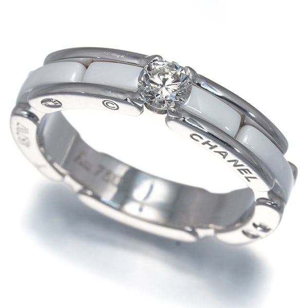 Chanel Ring Diamond Ultra Eu52 18K 750 White Gold/ Ceramic: Chanel Ring Diamond Ultra Eu52 18K 750 White Gold/ Ceramic A stunning 18k white gold ring from CHANEL, featuring a natural diamond set in Ultra, with a sleek and sophisticated design that exudes elega