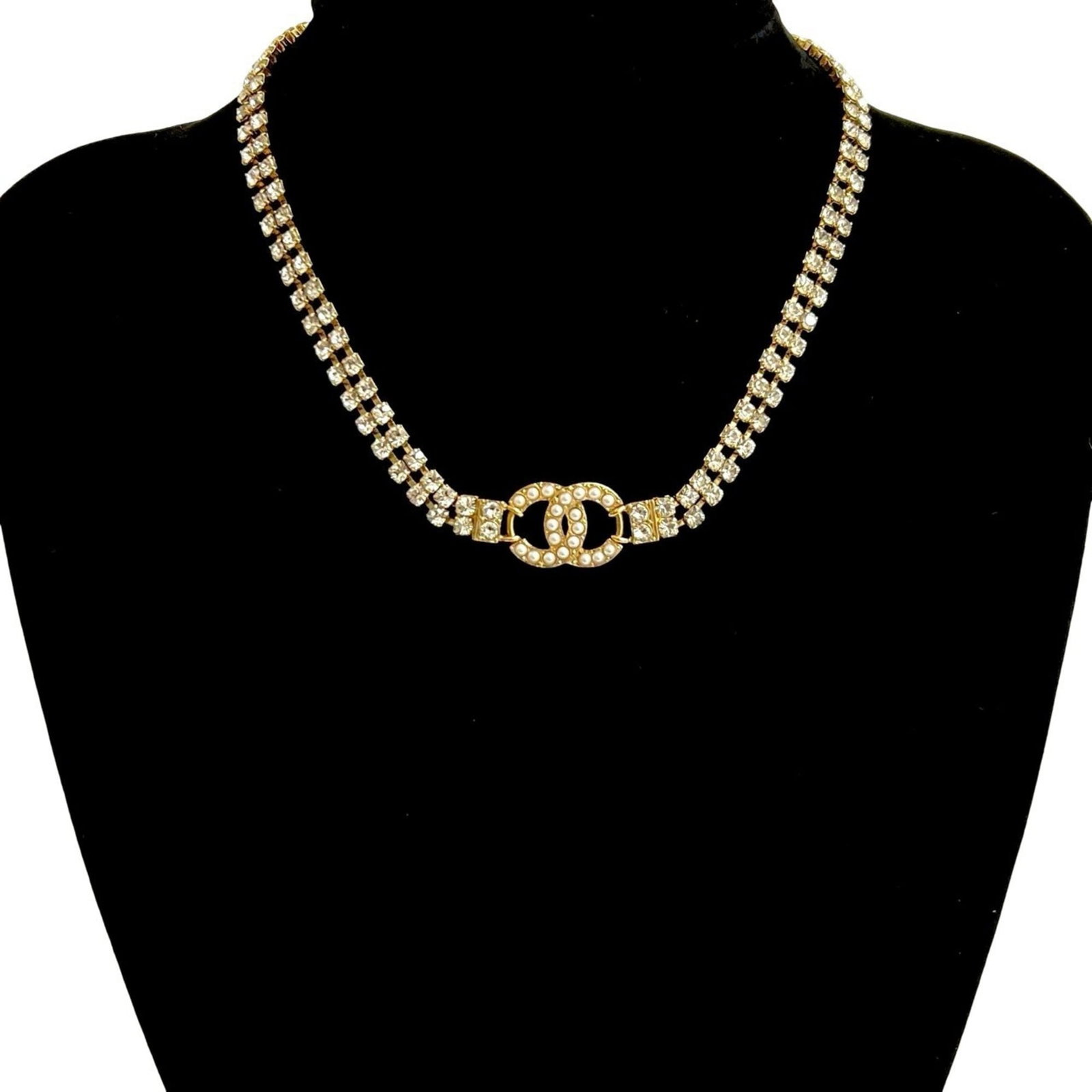 CHANEL Coco Mark GP Rhinestone and Faux Pearl Necklace Choker Gold 10627: CHANEL Coco Mark GP Rhinestone and Faux Pearl Necklace Choker Gold 10627 Elevate your style with this stunning CHANEL Coco Mark GP Rhinestone and Faux Pearl Necklace Choker, featuring 13mm x 20mm rhin