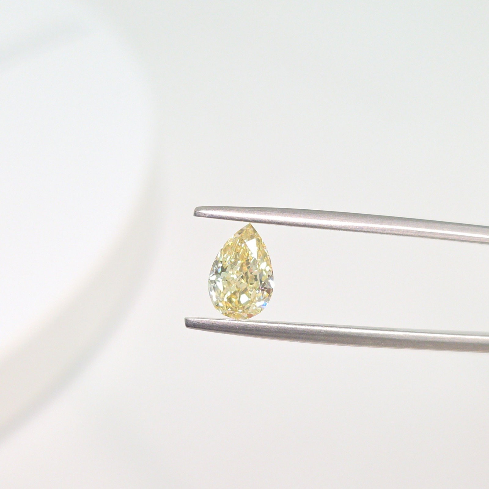 IGI Pear 1.08ct Fancy Yellow VVS2 - Loose Lab Diamond: IGI Pear 1.08ct Fancy Yellow VVS2 - Loose Lab Diamond This listing features IGI Pear 1.08ct Fancy Yellow VVS2 - Loose Lab Diamond. Item specifics are provided below. Item Specifics: Source: This Is A 