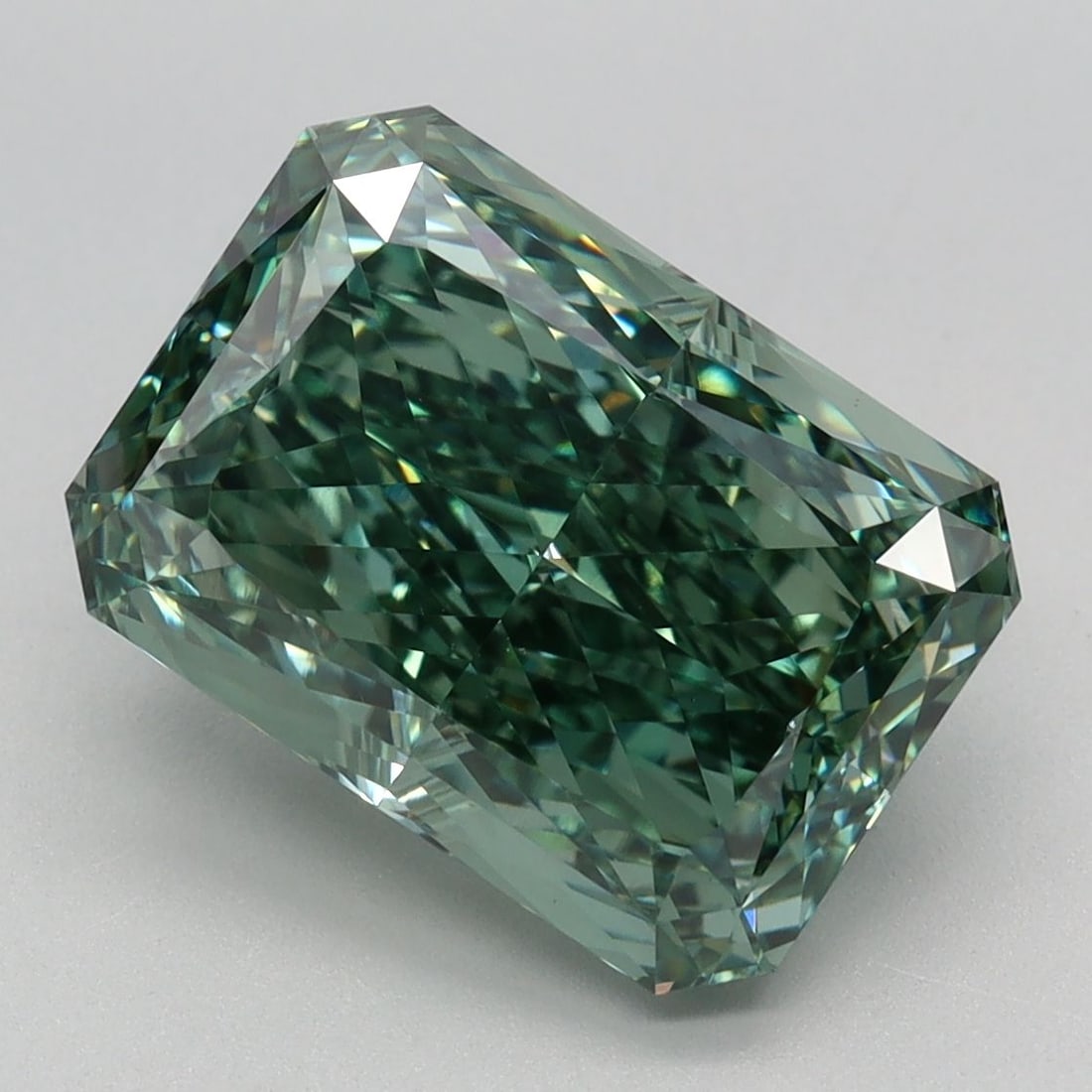 IGI Radiant 4.62ct Fancy Vivid Green VVS2 - Loose Lab Diamond: IGI Radiant 4.62ct Fancy Vivid Green VVS2 - Loose Lab Diamond This listing features IGI Radiant 4.62ct Fancy Vivid Green VVS2 - Loose Lab Diamond. Item specifics are provided below. Item Specifics: So