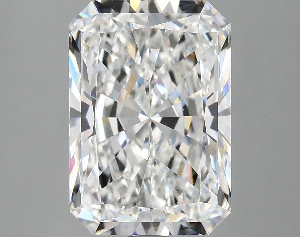 IGI Radiant 3.9ct E VVS2 - Loose Lab Diamond: IGI Radiant 3.9ct E VVS2 - Loose Lab Diamond This listing features IGI Radiant 3.9ct E VVS2 - Loose Lab Diamond. Item specifics are provided below. Item Specifics: Source: This Is A Real Diamond Grown