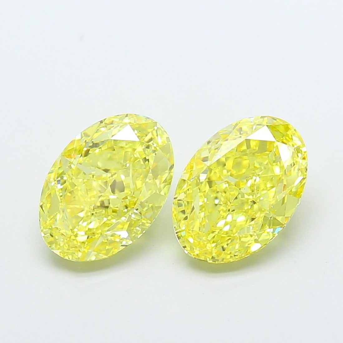 IGI Oval 2.5ct Fancy Vivid Yellow VVS2 - Loose Lab Diamond (1 of 1)