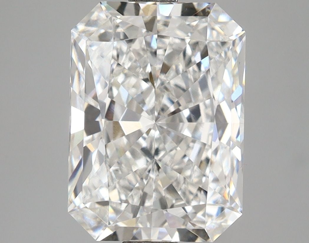 IGI Radiant 4.09ct D VVS2 - Loose Lab Diamond: IGI Radiant 4.09ct D VVS2 - Loose Lab Diamond This listing features IGI Radiant 4.09ct D VVS2 - Loose Lab Diamond. Item specifics are provided below. Item Specifics: Source: This Is A Real Diamond Gro