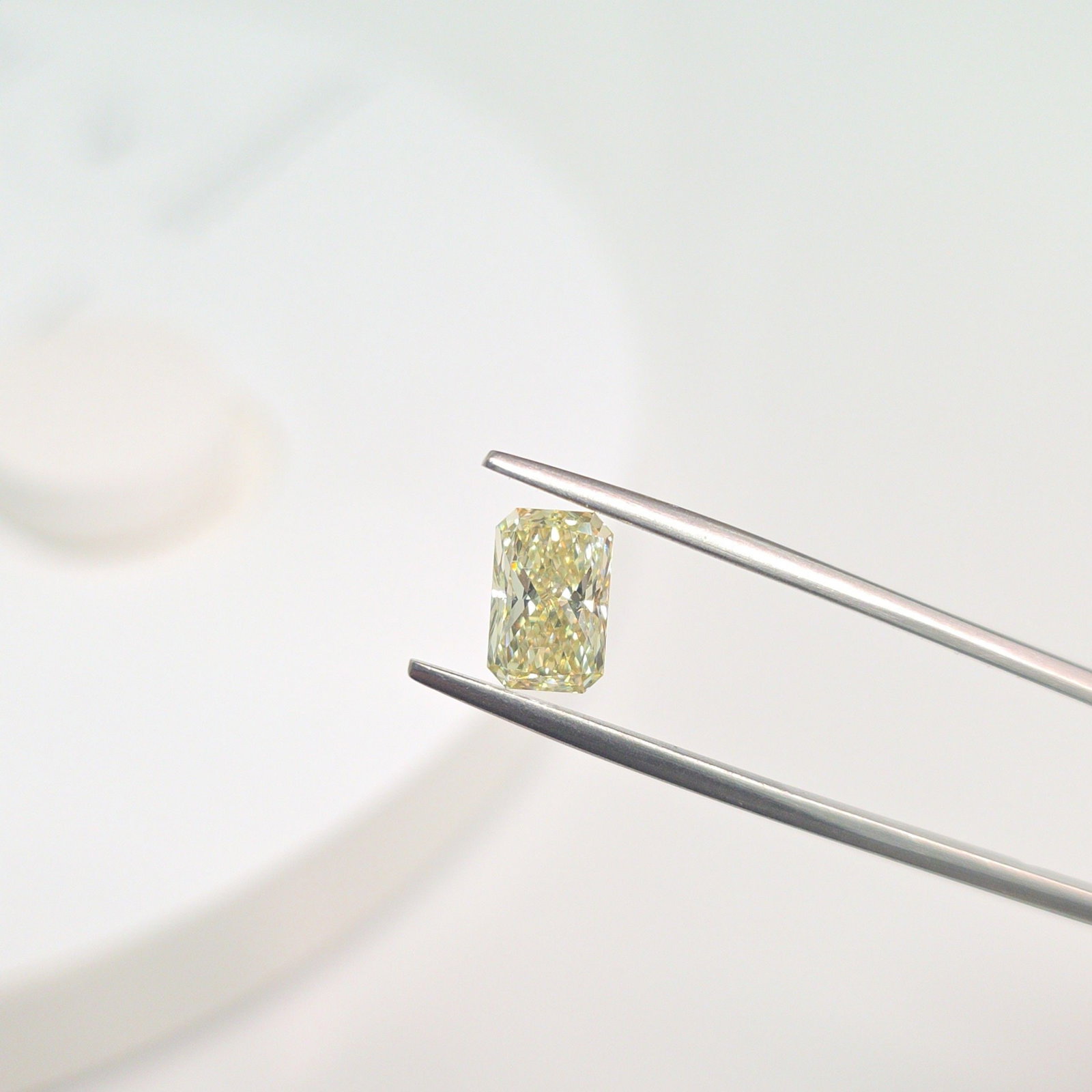 IGI Radiant 1.5ct Fancy Light Yellow VVS2 - Loose Lab Diamond: IGI Radiant 1.5ct Fancy Light Yellow VVS2 - Loose Lab Diamond This listing features IGI Radiant 1.5ct Fancy Light Yellow VVS2 - Loose Lab Diamond. Item specifics are provided below. Item Specifics: So