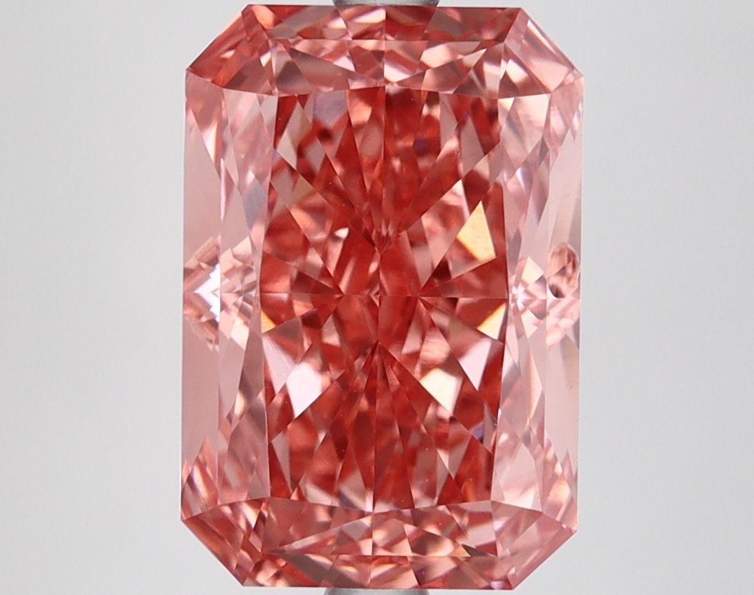 IGI Radiant 4.72ct Fancy Vivid Pink VVS2 - Loose Lab Diamond: IGI Radiant 4.72ct Fancy Vivid Pink VVS2 - Loose Lab Diamond This listing features IGI Radiant 4.72ct Fancy Vivid Pink VVS2 - Loose Lab Diamond. Item specifics are provided below. Item Specifics: Sour