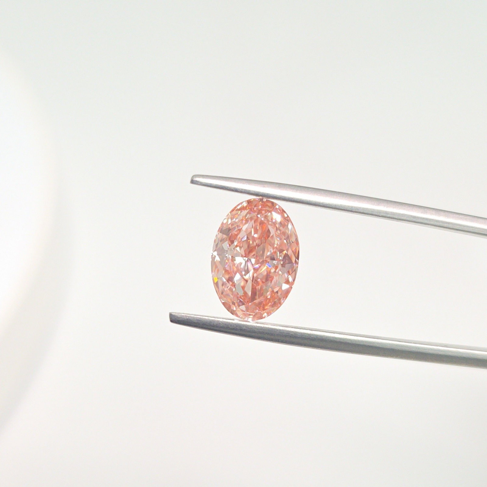 IGI Oval 2.51ct Fancy Vivid Pink VVS2 - Loose Lab Diamond: IGI Oval 2.51ct Fancy Vivid Pink VVS2 - Loose Lab Diamond This listing features IGI Oval 2.51ct Fancy Vivid Pink VVS2 - Loose Lab Diamond. Item specifics are provided below. Item Specifics: Source: Th