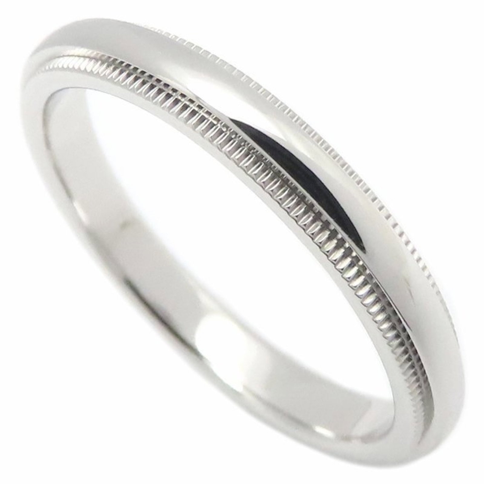Tiffany Band Ring Platinum 950: Tiffany Band Ring Platinum 950 Platinum 950 Tiffany Band Ring - A high-end men's band ring made from premium platinum. This like-new used item boasts its original condition with hardly any signs of we