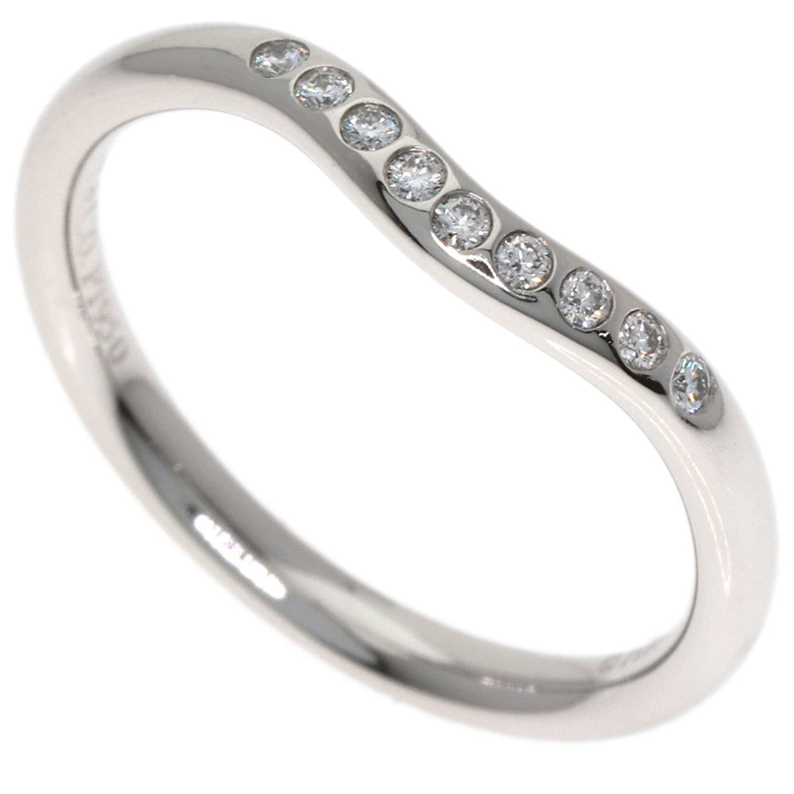 Tiffany Band Ring Platinum, Platinum 950: Tiffany Band Ring Platinum, Platinum 950 Platinum band ring from Tiffany featuring platinum construction. The ring has a used condition with some scratches and dirt, but remains in very good condition