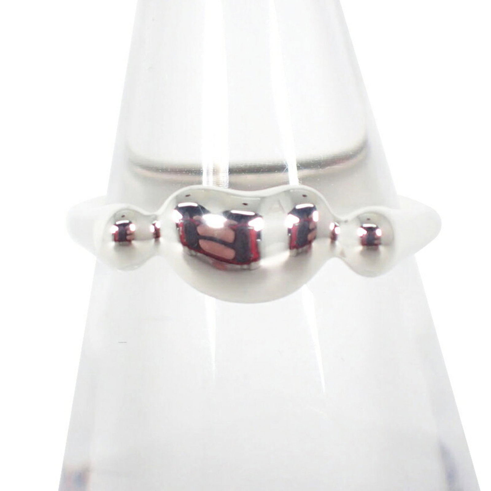Tiffany Band Ring Sterling Silver 925: Tiffany Band Ring Sterling Silver 925 Sterling silver band ring from Tiffany, featuring a classic design. Made from high-quality sterling silver 925, this ring showcases subtle signs of wear and minor