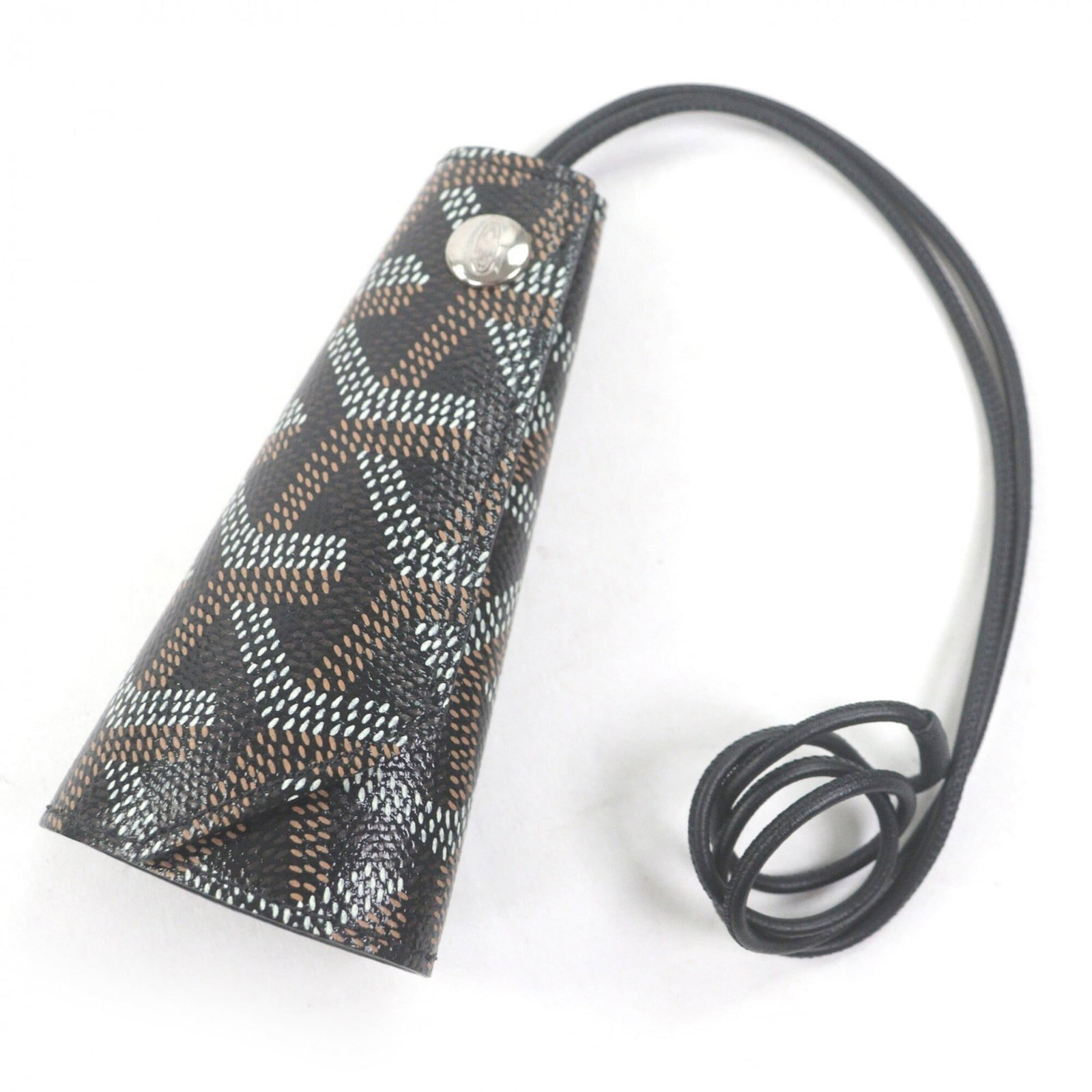 Goyard Handbag Charm Canvas: Goyard Handbag Charm Canvas Canvas Goyard Handbag Charm in Black. This used canvas handbag charm measures 95.00mm x 50.00mm and features a black color with some minor scratches and dirt, indicating si
