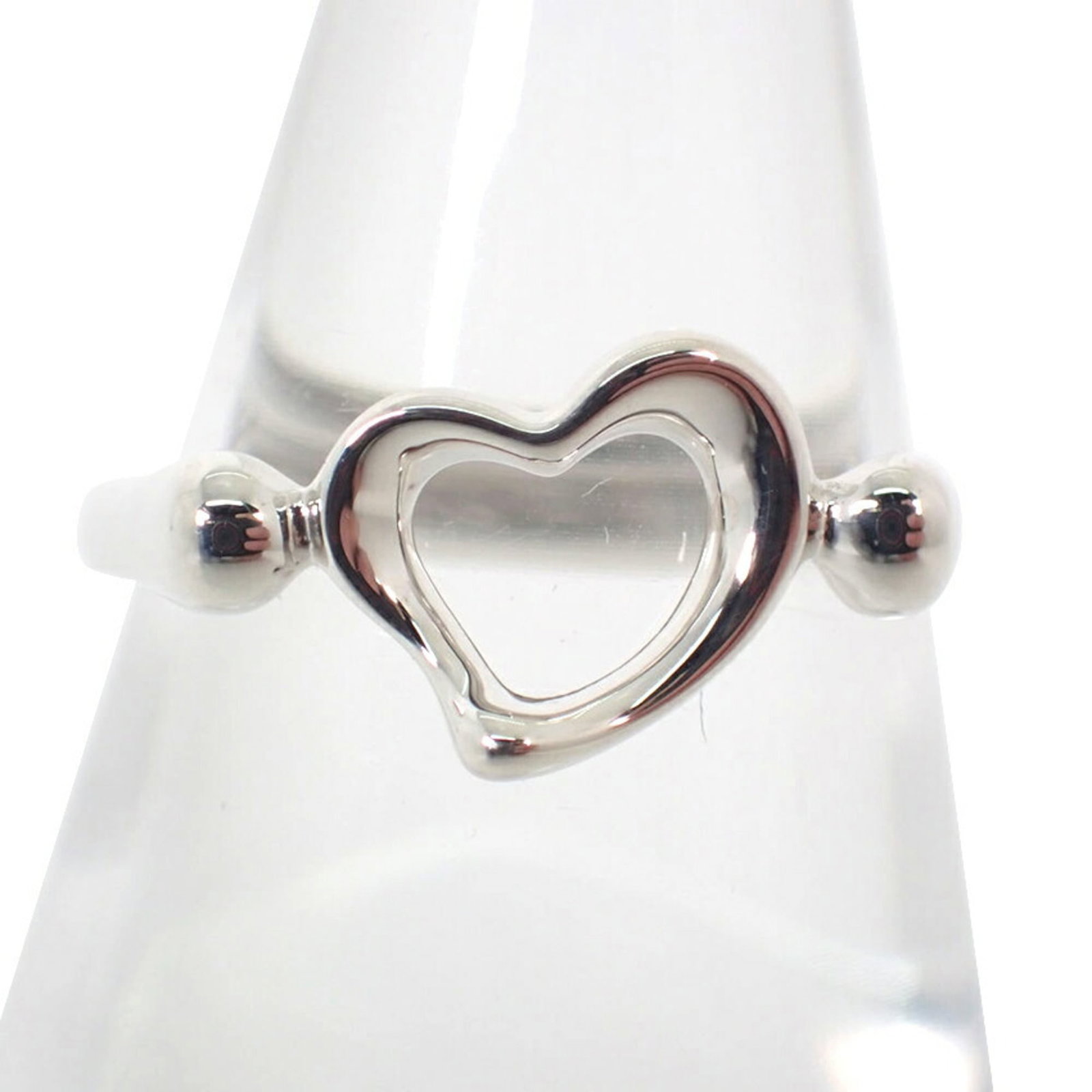 Tiffany Band Ring Sterling Silver 925: Tiffany Band Ring Sterling Silver 925 Sterling Silver 925 band ring from Tiffany features a classic design. Made from high-quality sterling silver, this ring boasts durability and shine. In excellent 