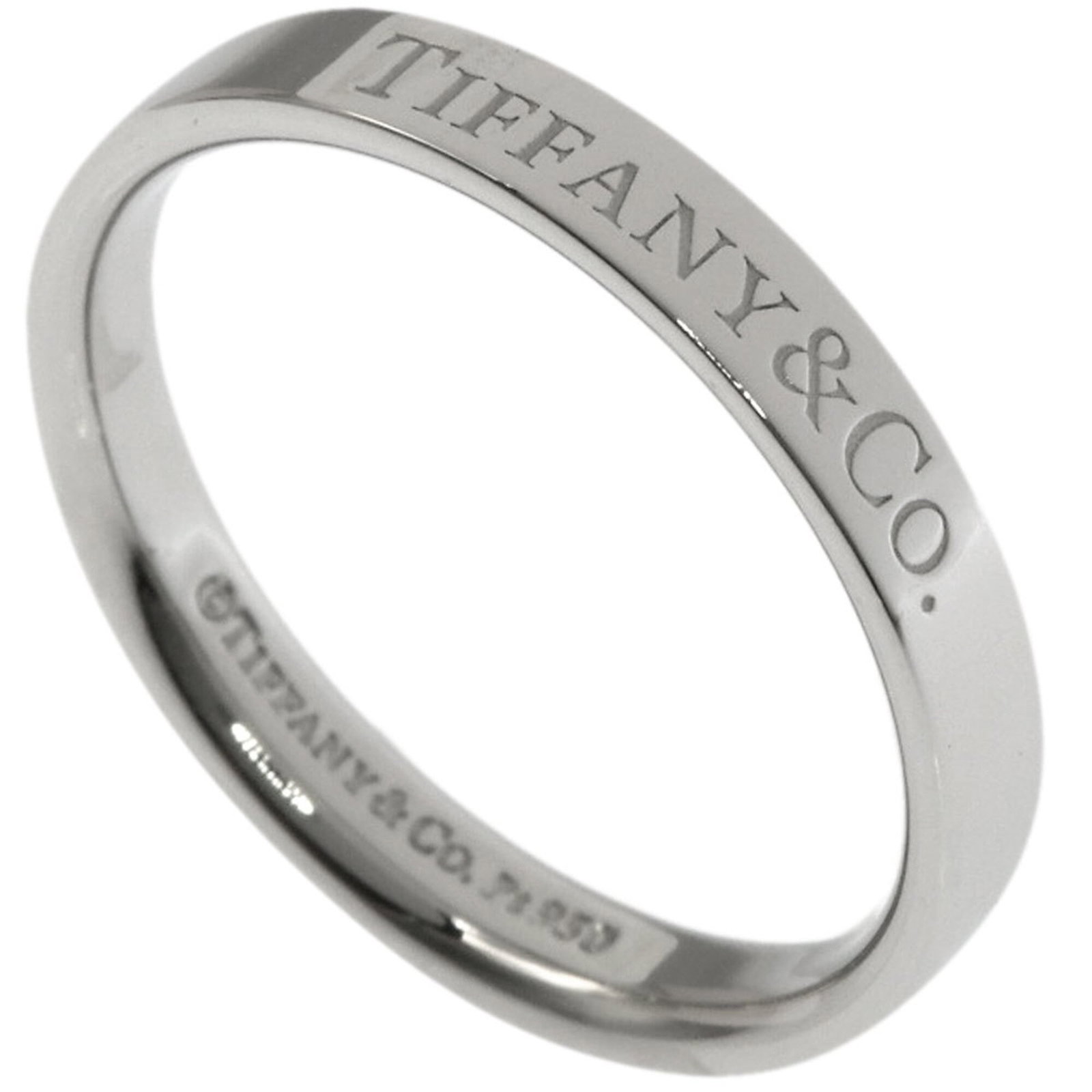 Tiffany Band Ring Platinum 950: Tiffany Band Ring Platinum 950 Platinum 950 Tiffany Band Ring in excellent condition, featuring a sleek and sophisticated design. This used ring has hardly any traces of usage, making it look like new
