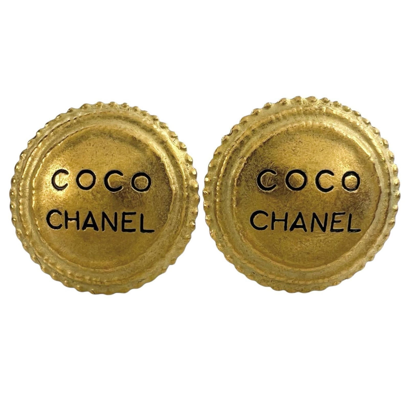Chanel Clip Earrings Gold Plating: Chanel Clip Earrings Gold Plating Chanel Clip Earrings in Gold Plating - A classic accessory from the iconic French fashion house. Made with gold plating, these clip earrings feature a timeless design