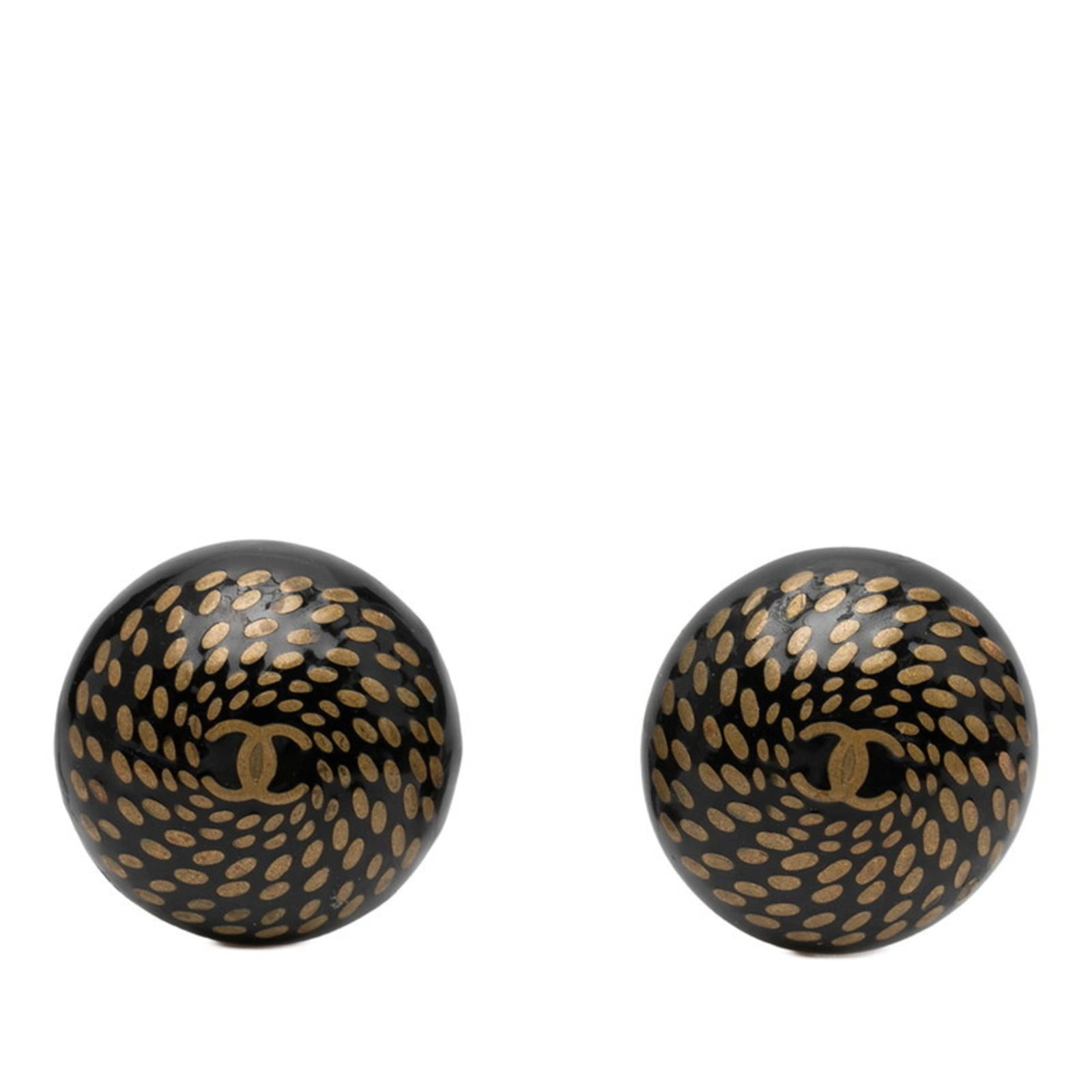 Chanel Clip Earrings Gold Plating, Plastic: Chanel Clip Earrings Gold Plating, Plastic Gold-plated and plastic Chanel clip earrings in black. The earrings have traces of usage with scratches and dirt, showing signs of wear. They are in good con