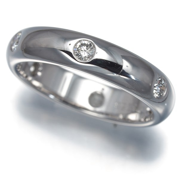 Diamond Ring 6P White Gold 750 18k Cartier: Diamond Ring 6P White Gold 750 18k Cartier Cartier's 18k white gold ring boasts a stunning natural diamond set in a six-prong setting, showcasing exceptional craftsmanship. This elegant piece features