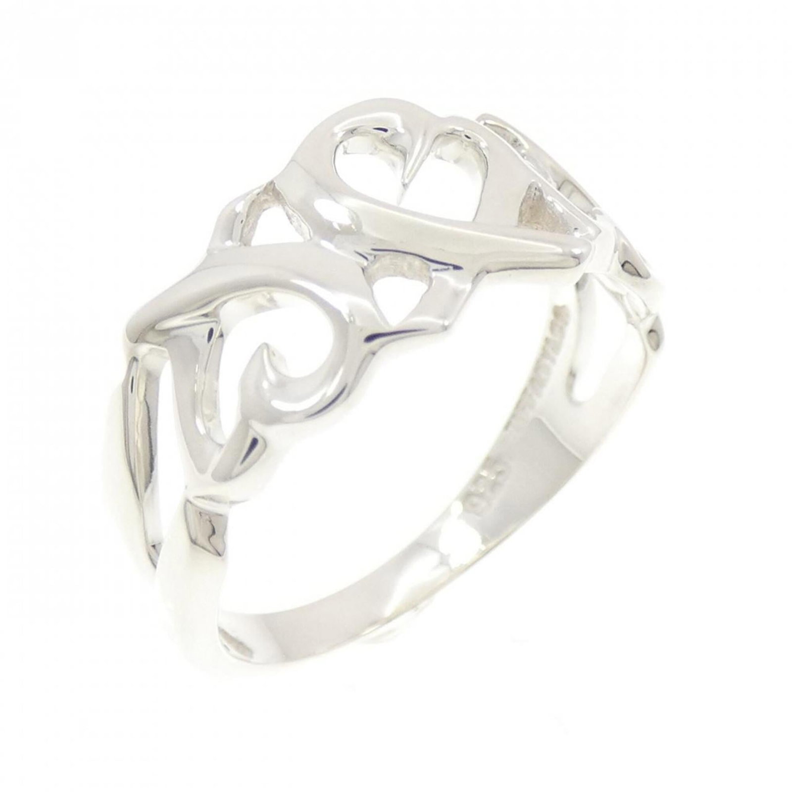 Tiffany Band Ring Silver 925: Tiffany Band Ring Silver 925 Silver 925 band ring from Tiffany features a classic design. The item has some minor scratches and dirt, with overall good condition despite being used. It measures 6.5 in