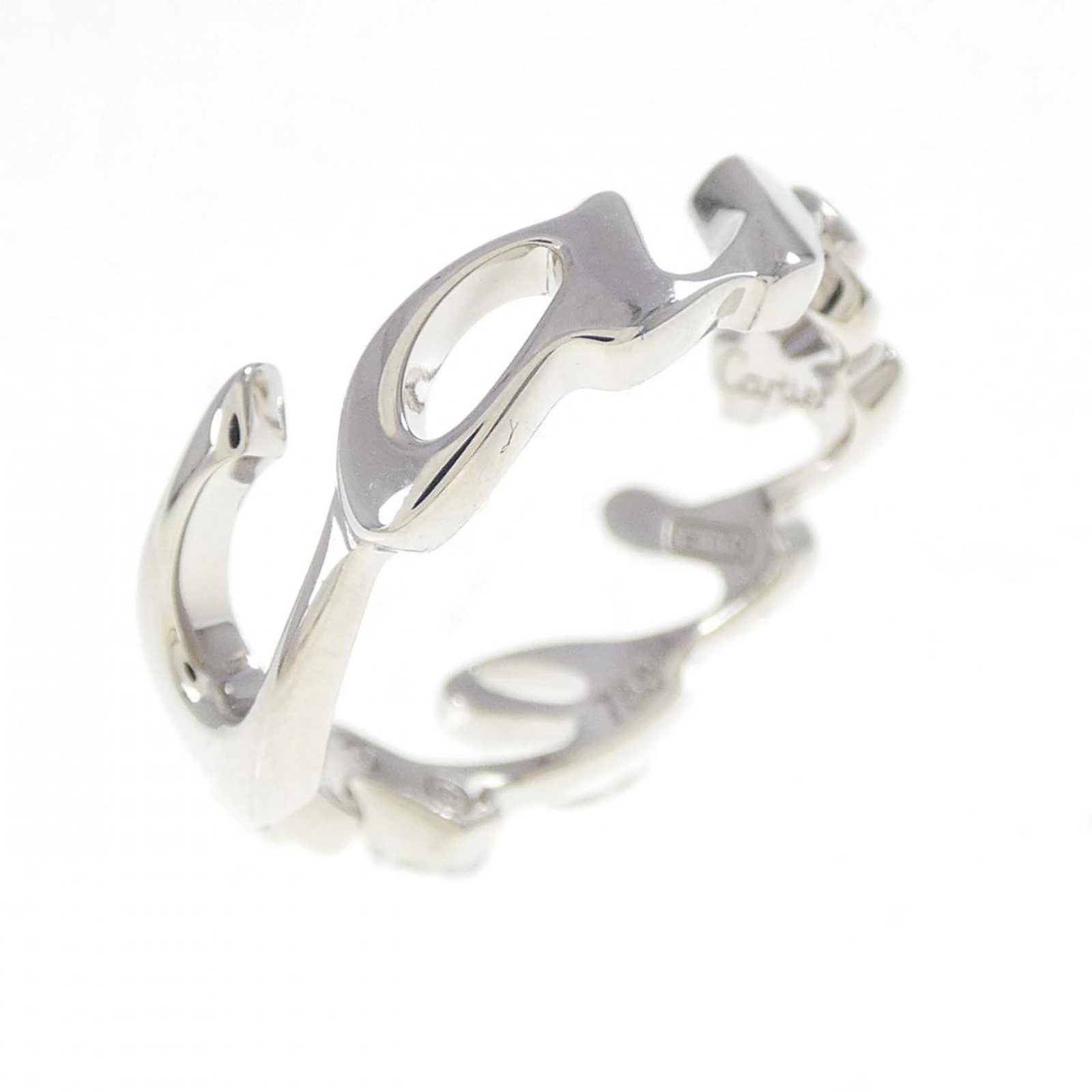 Cartier Band Ring White Gold: Cartier Band Ring White Gold Cartier Band Ring White Gold features a classic design with a few traces of usage, some scratches and dirt visible. The item is in very good condition, bearing minor signs