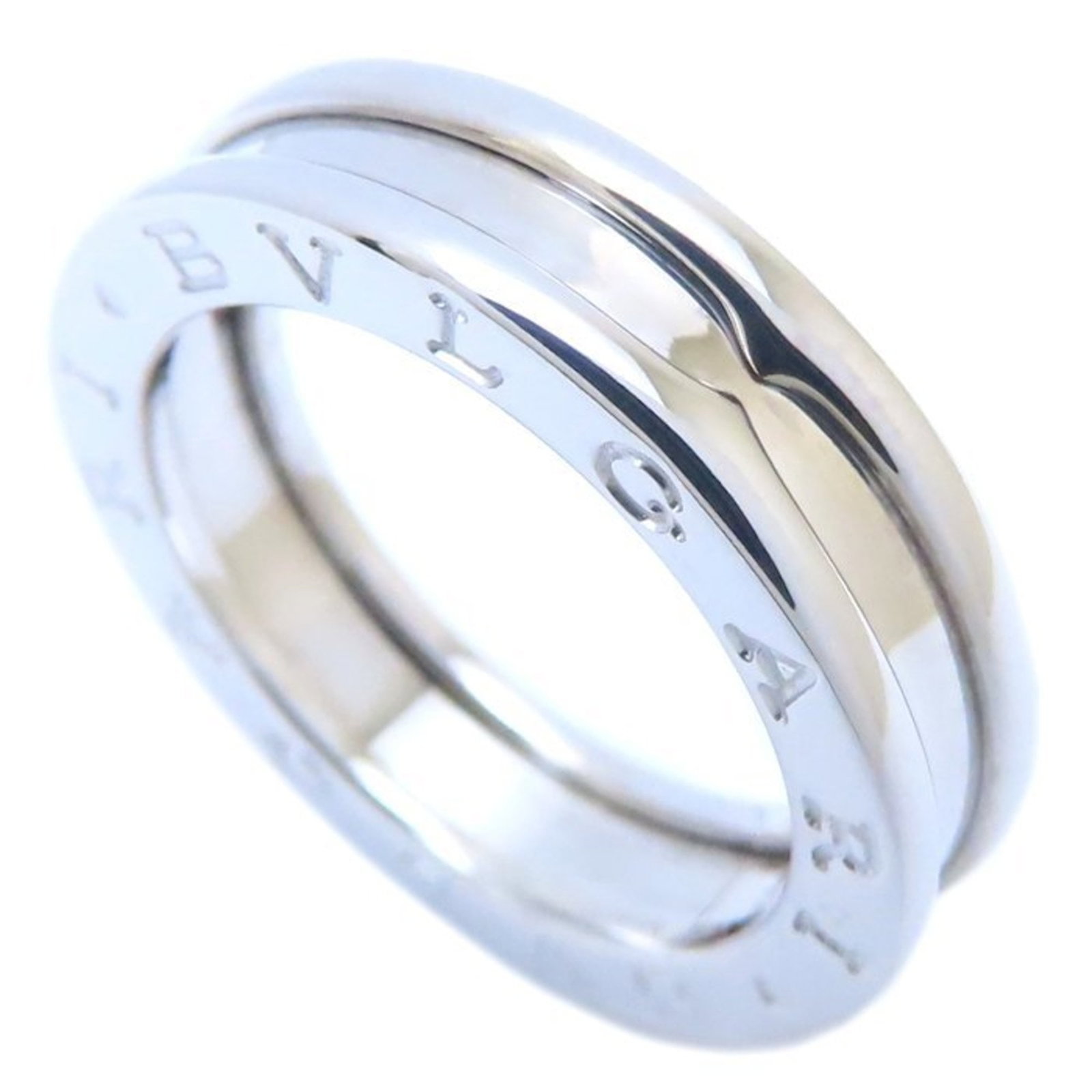 Bvlgari Band Ring White Gold (18K): Bvlgari Band Ring White Gold (18K) Bvlgari Band Ring White Gold (18K) features a sleek design with a few traces of usage, some scratches / dirt visible. The ring is made from high-quality white gold a