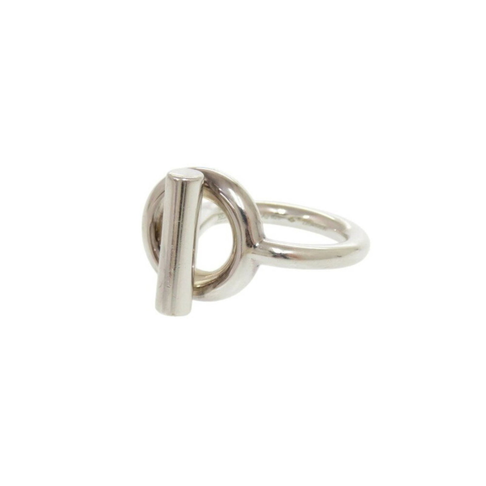 Hermes Band Ring Silver 925: Hermes Band Ring Silver 925 Silver 925 band ring from Hermes features a sleek design with a few traces of usage, some scratches and dirt visible. Overall in very good condition, this used item showcas