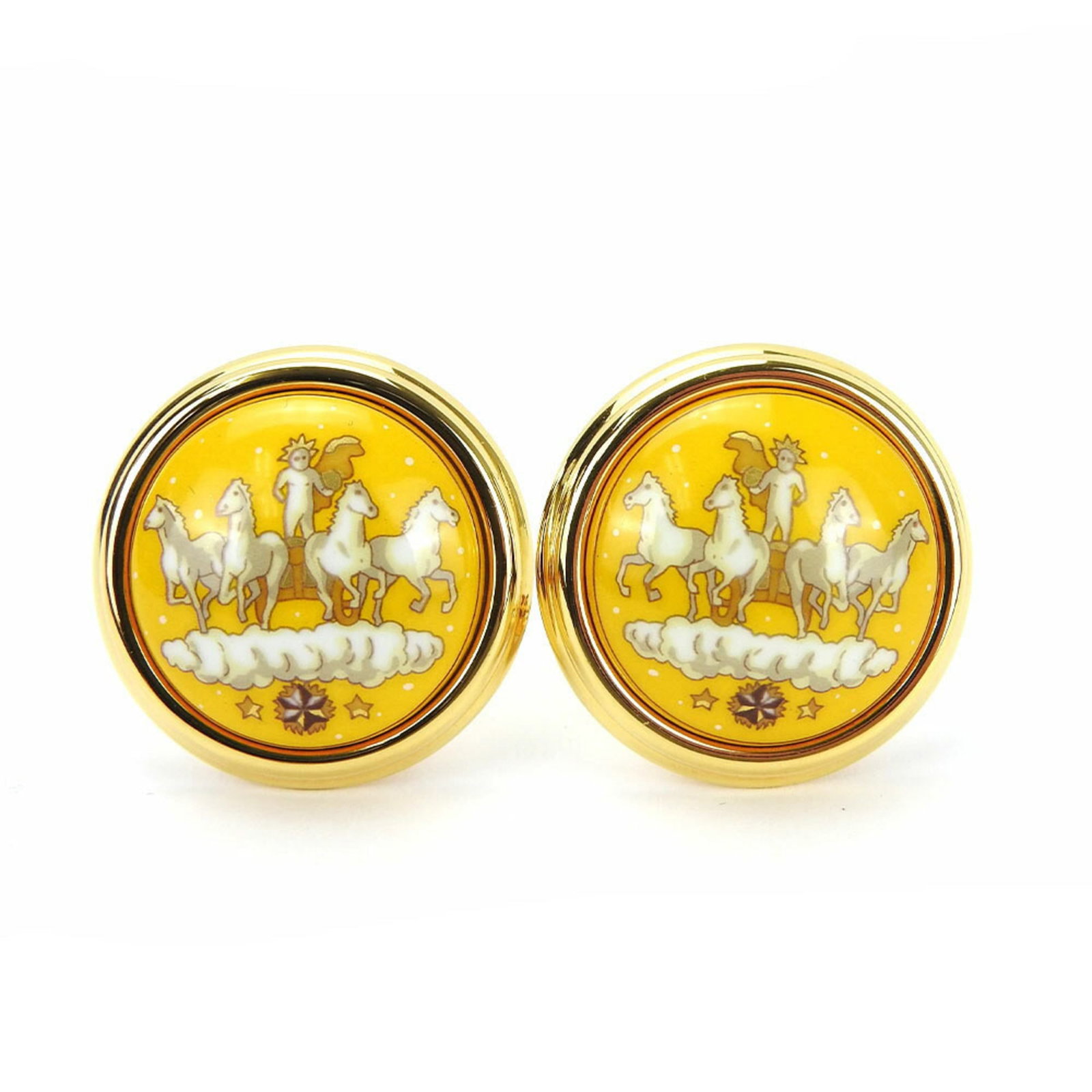 Hermes Clip Earrings Cloisonn/Enamel, Metal: Hermes Clip Earrings Cloisonn/Enamel, Metal Gold Cloisonn/Enamel Clip Earrings from Hermes Feature a striking design with a few traces of usage, some scratches / dirt visible. The item measures 27.00m