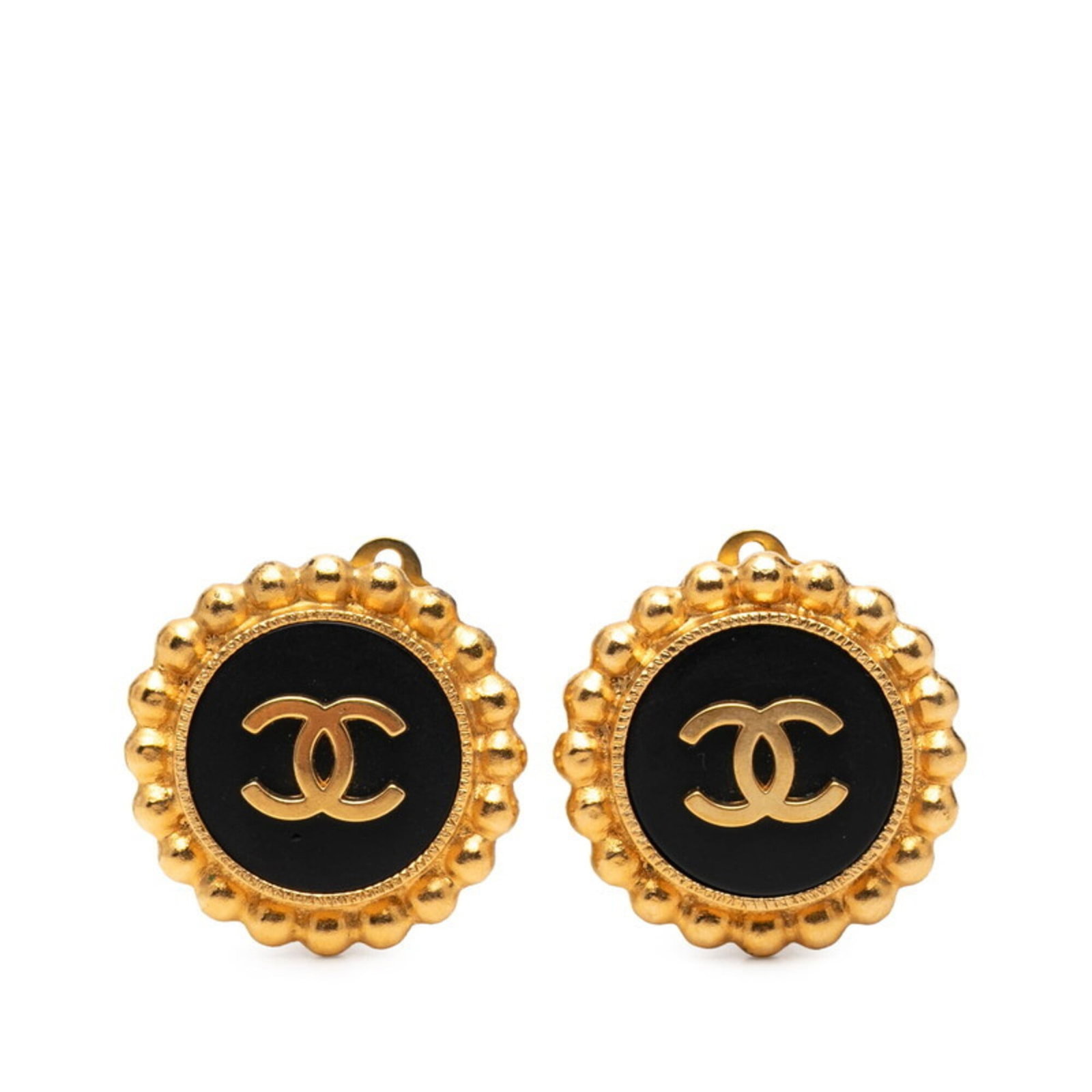 Chanel Clip Earrings Gold Plating: Chanel Clip Earrings Gold Plating Chanel Clip Earrings in Gold Plating feature sleek and sophisticated design. Made from gold plating with a black finish, these earrings showcase a classic clip-on sty