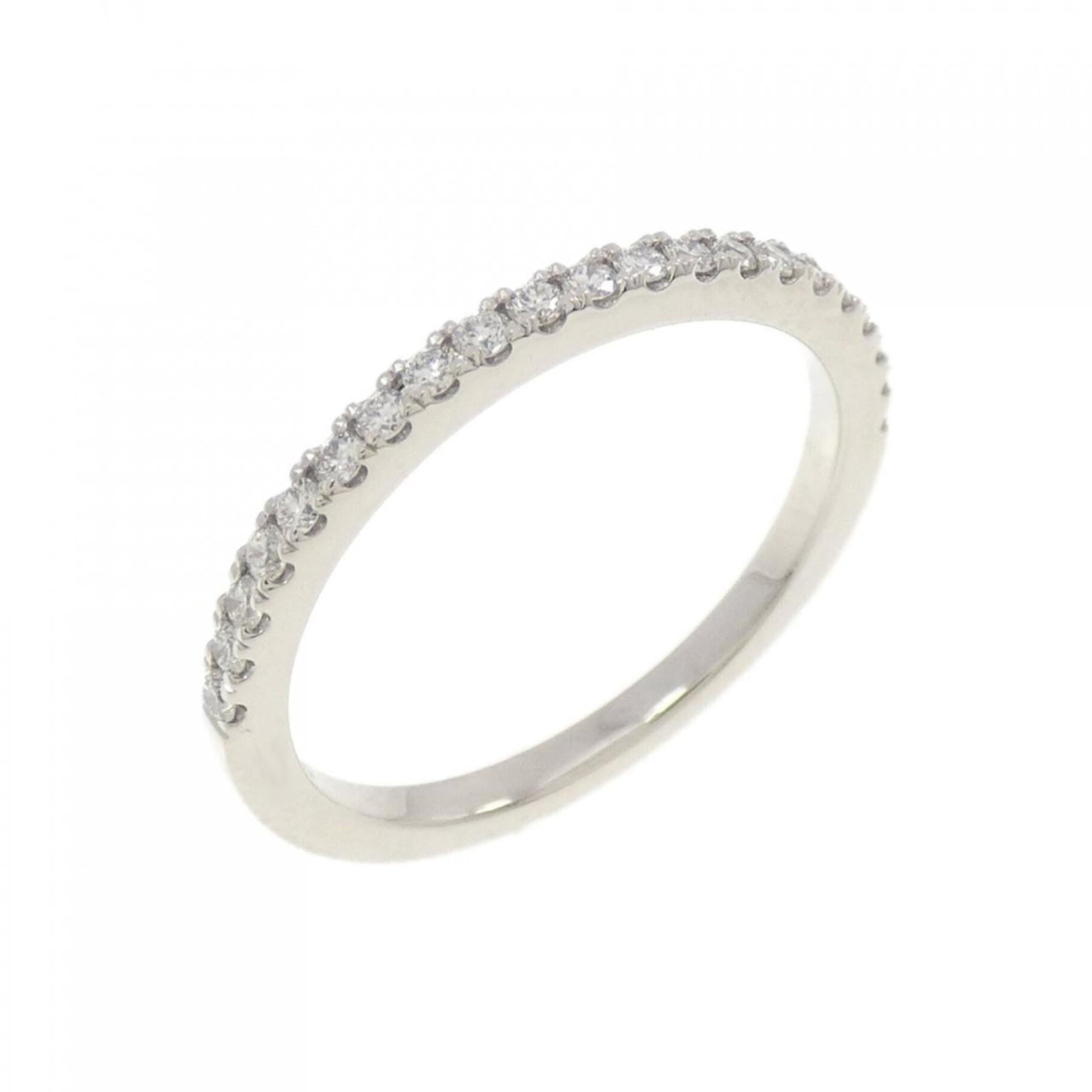 Ahkah Band Ring Platinum: Ahkah Band Ring Platinum Platinum band ring from Ahkah featuring a sleek design. Made with high-quality platinum material, this ring boasts a classic style that exudes sophistication. With its used co