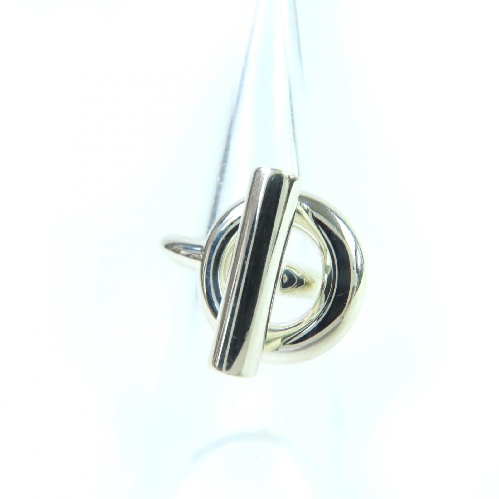 HERMES Echapp MM Ring, AG925 Silver, Size 50, Approximately Japanese Size, Includes Box, Made in: HERMES Echapp MM Ring, AG925 Silver, Size 50, Approximately Japanese Size, Includes Box, Made in Italy, Weight 9.8g, Women's Made in Italy and bearing a signature, this Hermes Echapp MM Ring is crafte
