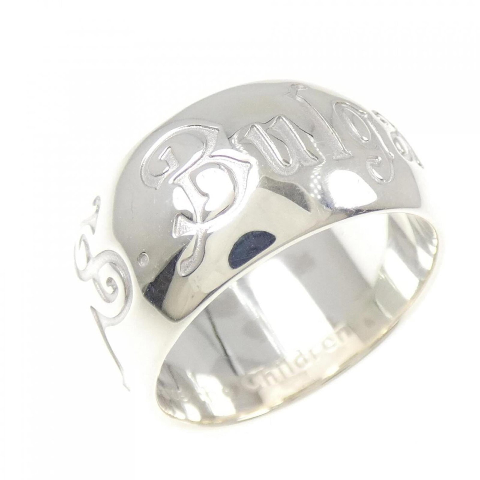 Bvlgari Band Ring Silver 925: Bvlgari Band Ring Silver 925 Bvlgari Band Ring Silver 925 - A stylish and elegant accessory featuring Bvlgari's signature design. Made from high-quality silver 925, this band ring showcases the brand'