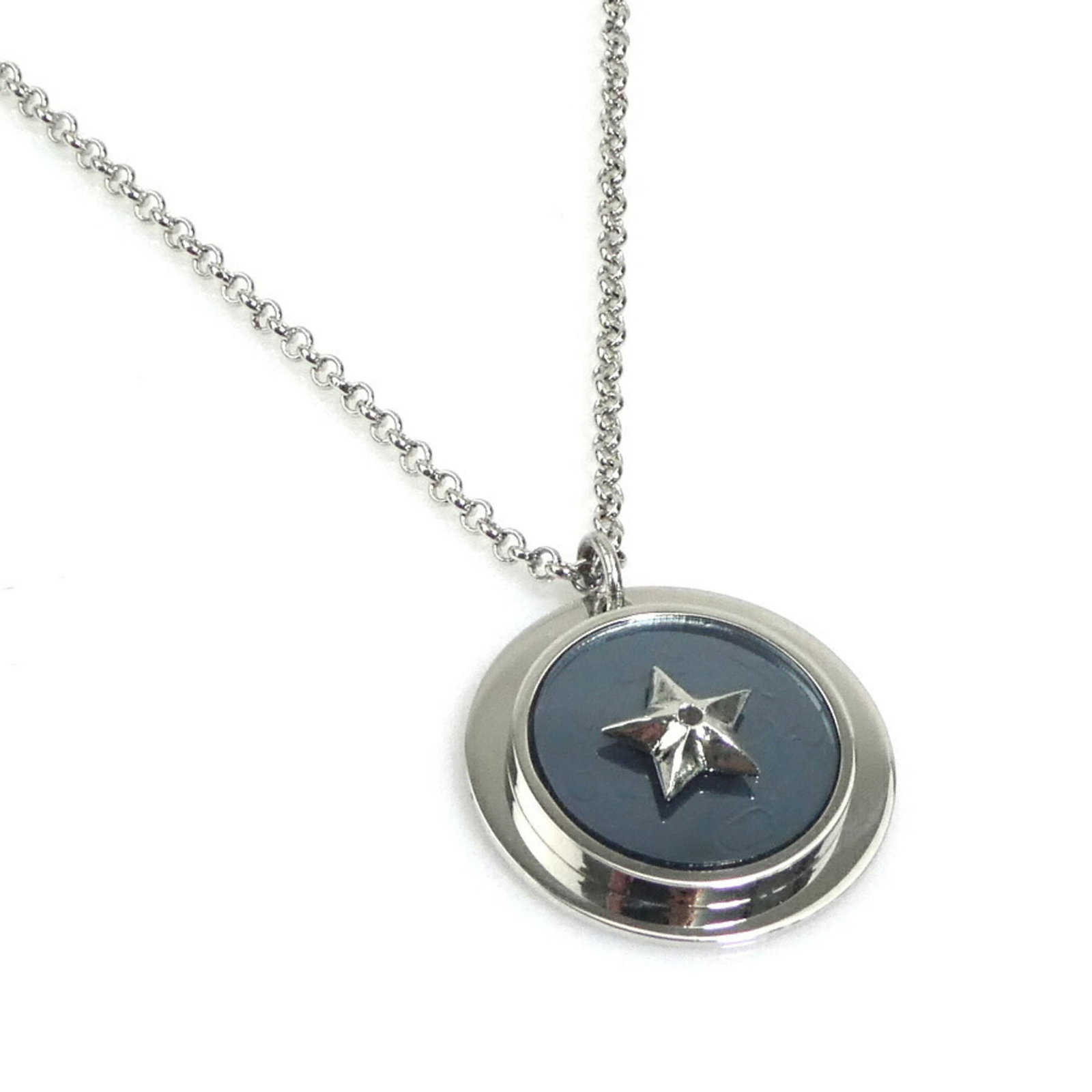 Christian Dior necklace in silver for women, r10759j: Christian Dior necklace in silver for women, r10759j Silver Christian Dior necklace with a 29mm x 29mm pendant, available in a 73cm circumference. The piece features a silver metal construction and be