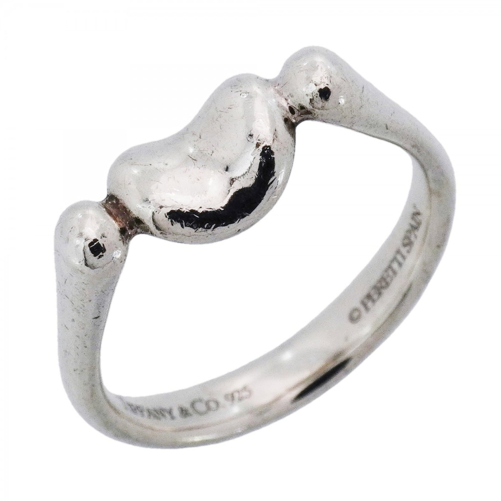 Tiffany Band Ring Silver 925: Tiffany Band Ring Silver 925 Silver 925 Tiffany Band Ring in excellent condition, with minor traces of usage and scratches. This beautiful piece features a classic band design, showcasing the iconic