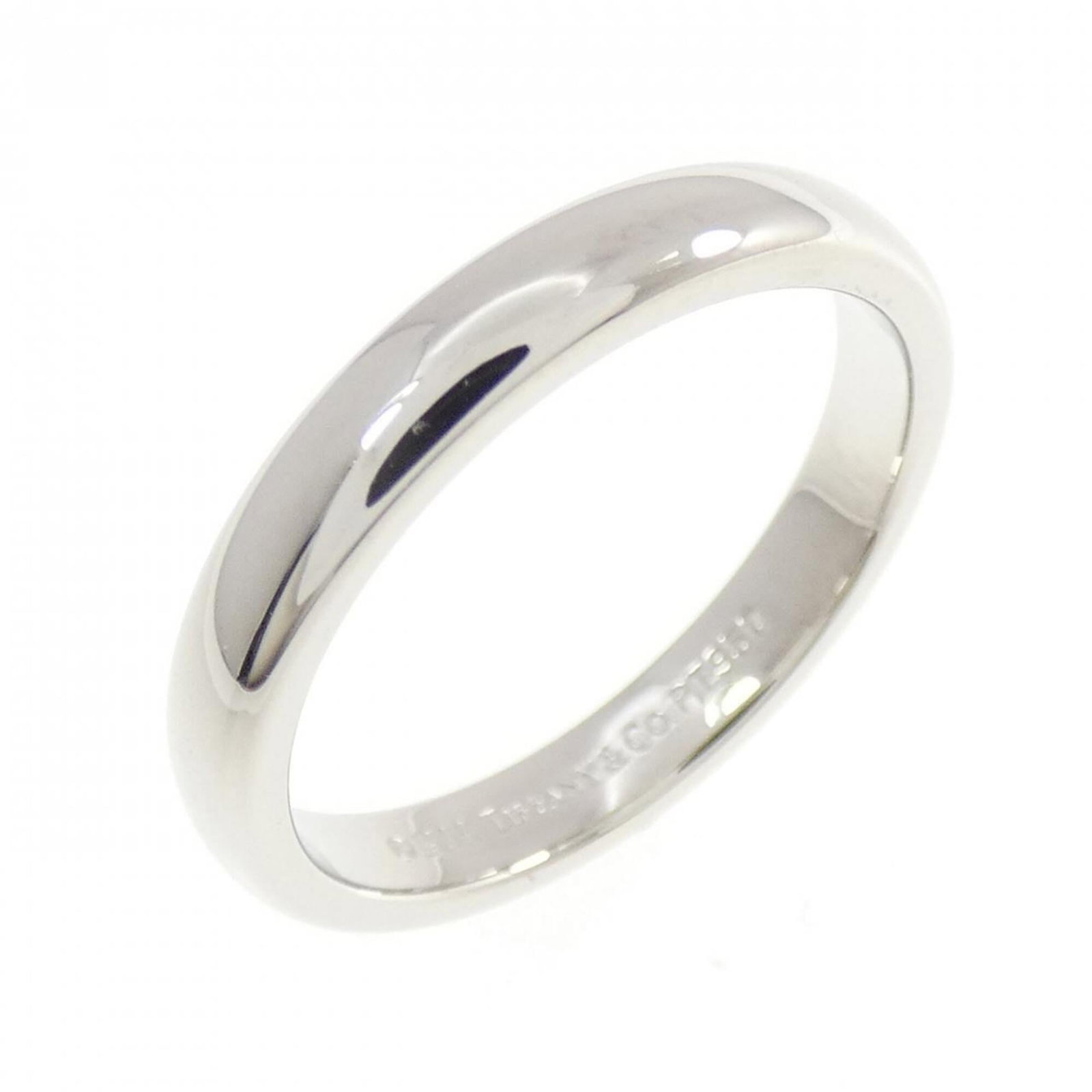 Tiffany Band Ring Platinum 950: Tiffany Band Ring Platinum 950 Platinum 950 Tiffany Band Ring in excellent condition, featuring a subtle silver tone and a classic design. Minor scratches and dirt are present, but overall the ring