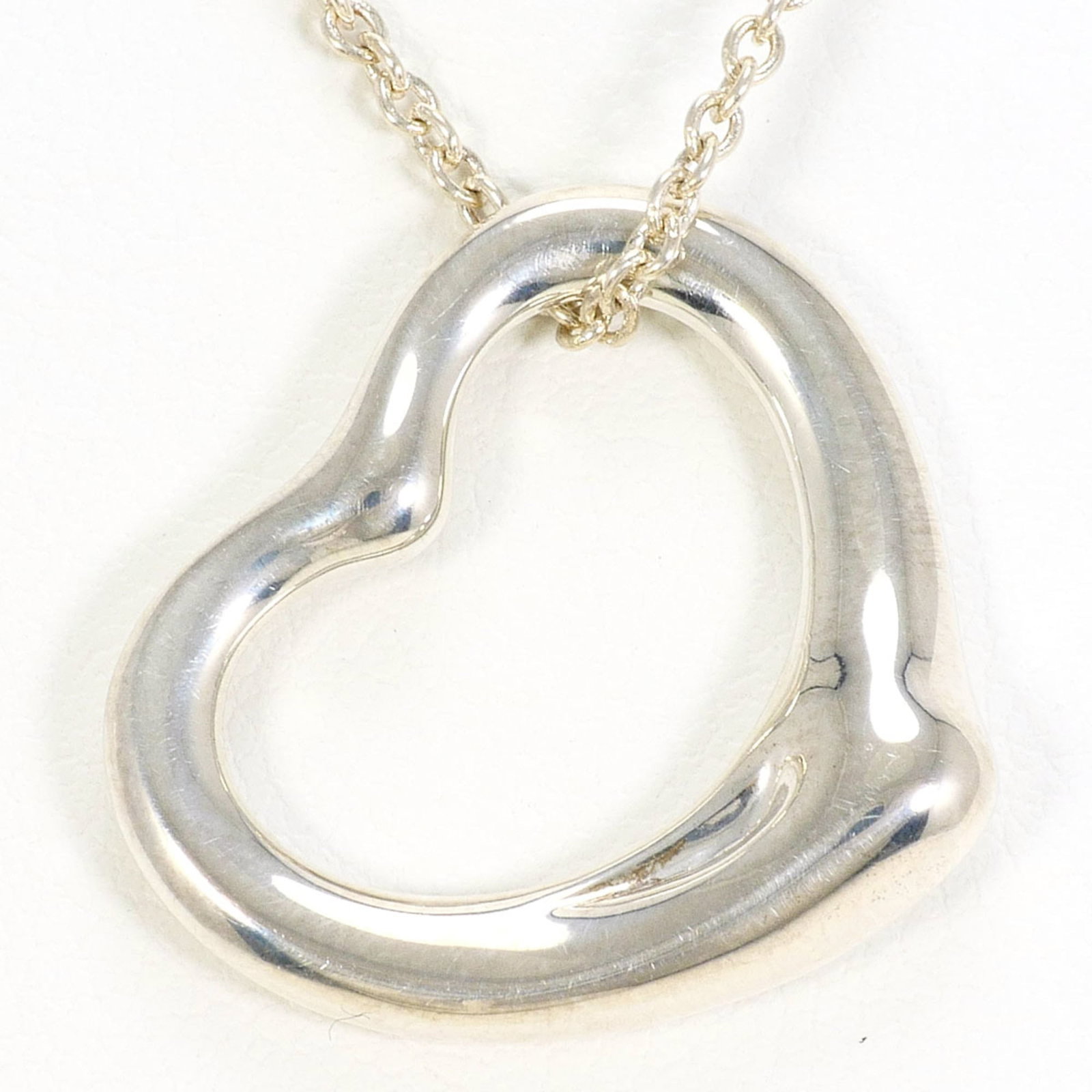 Tiffany & Co. 925 Sterling Silver Necklace, Approx. 16.5 inches, Total Weight: 6.1 grams, Like New: Tiffany & Co. 925 Sterling Silver Necklace, Approx. 16.5 inches, Total Weight: 6.1 grams, Like New Tiffany & Co. 925 Sterling Silver Necklace boasts a classic design with a 20mm x 21mm pendant,