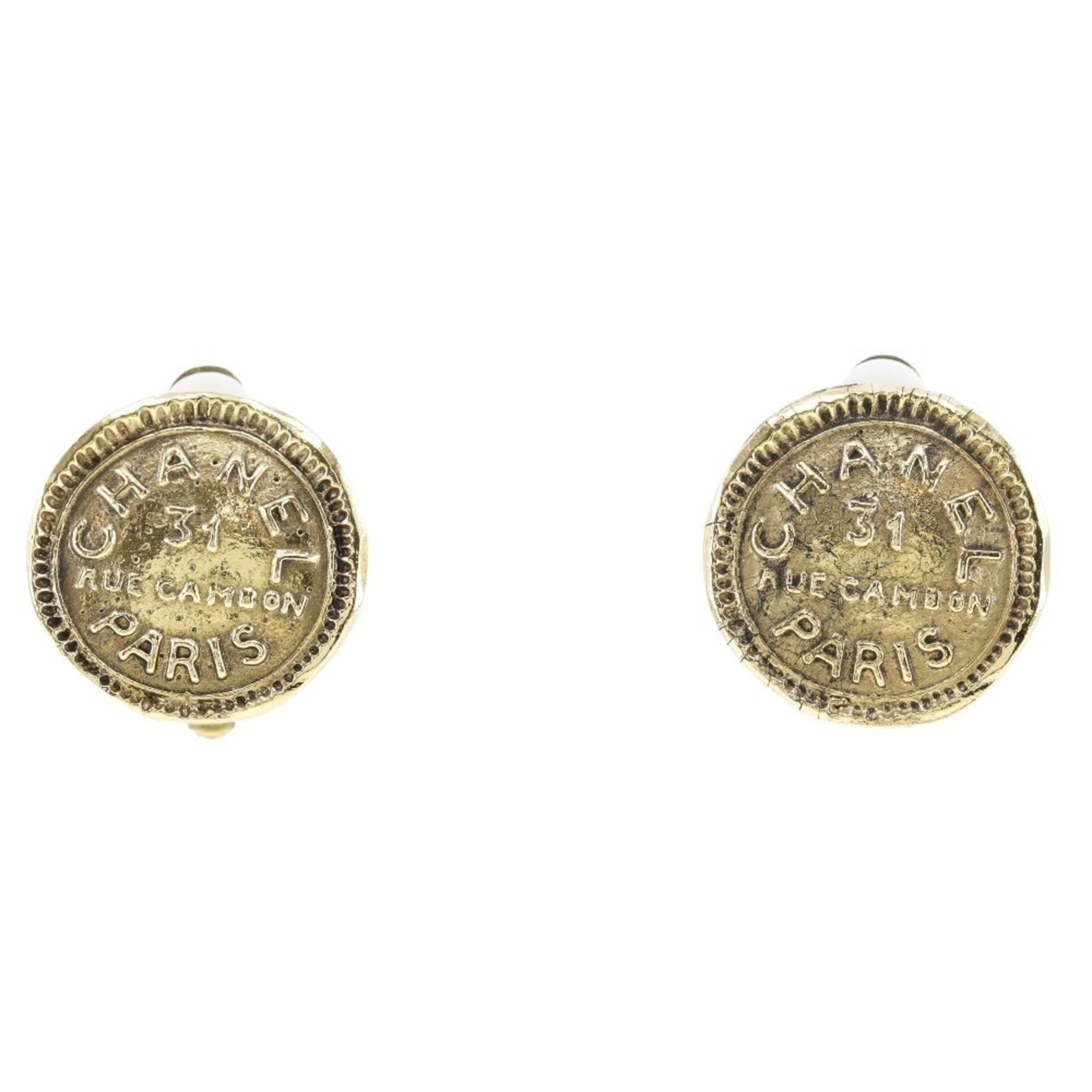 Chanel Clip Earrings Gold Plating: Chanel Clip Earrings Gold Plating Chanel Clip Earrings Gold Plating are a timeless accessory for women. Traces of usage and minor scratches can be seen on these used earrings, which still retain