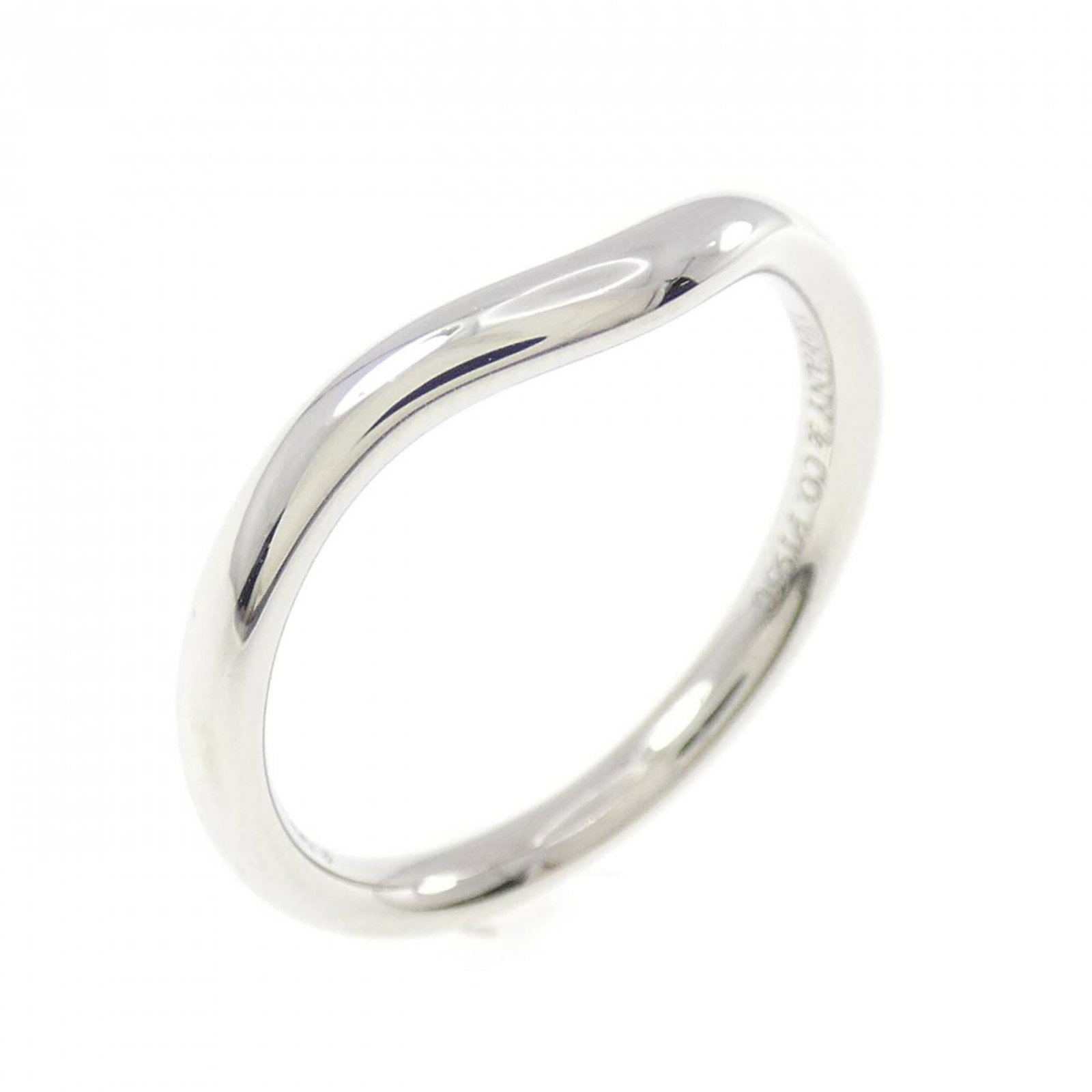 Tiffany Band Ring Platinum 950: Tiffany Band Ring Platinum 950 Tiffany's iconic band ring is crafted from platinum 950 for a luxurious feel. This pre-owned piece features some minor scratches and dirt, but remains in very good condi