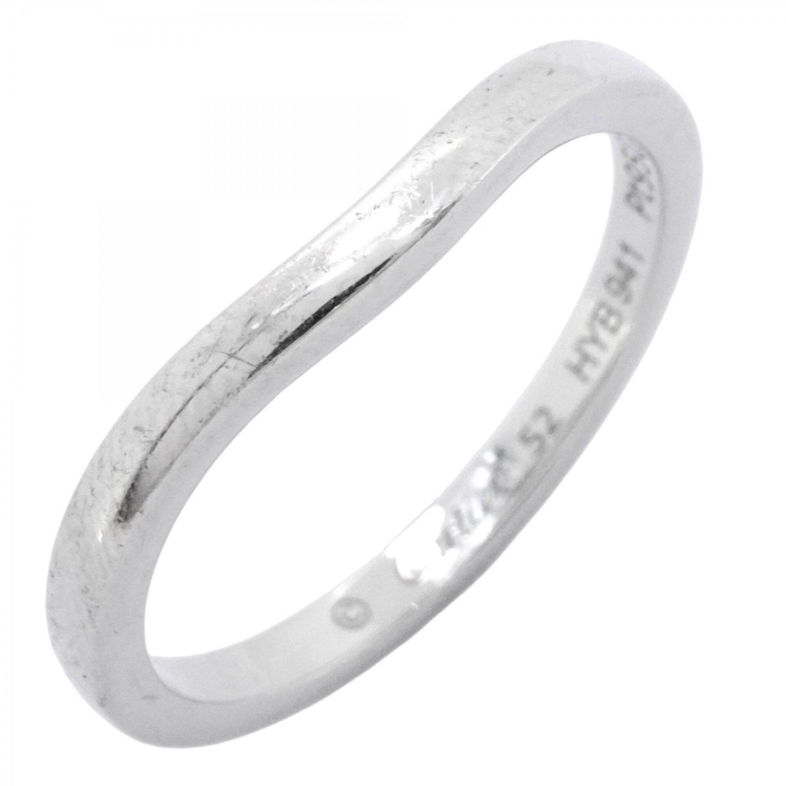 Cartier Band Ring Platinum 950: Cartier Band Ring Platinum 950 Cartier Band Ring Platinum 950 features a platinum band with traces of usage and minor scratches. The ring is in good condition, showing signs of wear. This Cartier piec