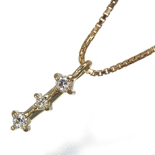 Diamond Necklace 3P Yellow Gold 750 0.05 Ct 18K Tasaki Strict: Diamond Necklace 3P Yellow Gold 750 0.05 Ct 18K Tasaki Strict Yellow gold 18k pendant necklace featuring a natural diamond with a total weight of 0.05 carats, crafted in strict Tasaki style. This