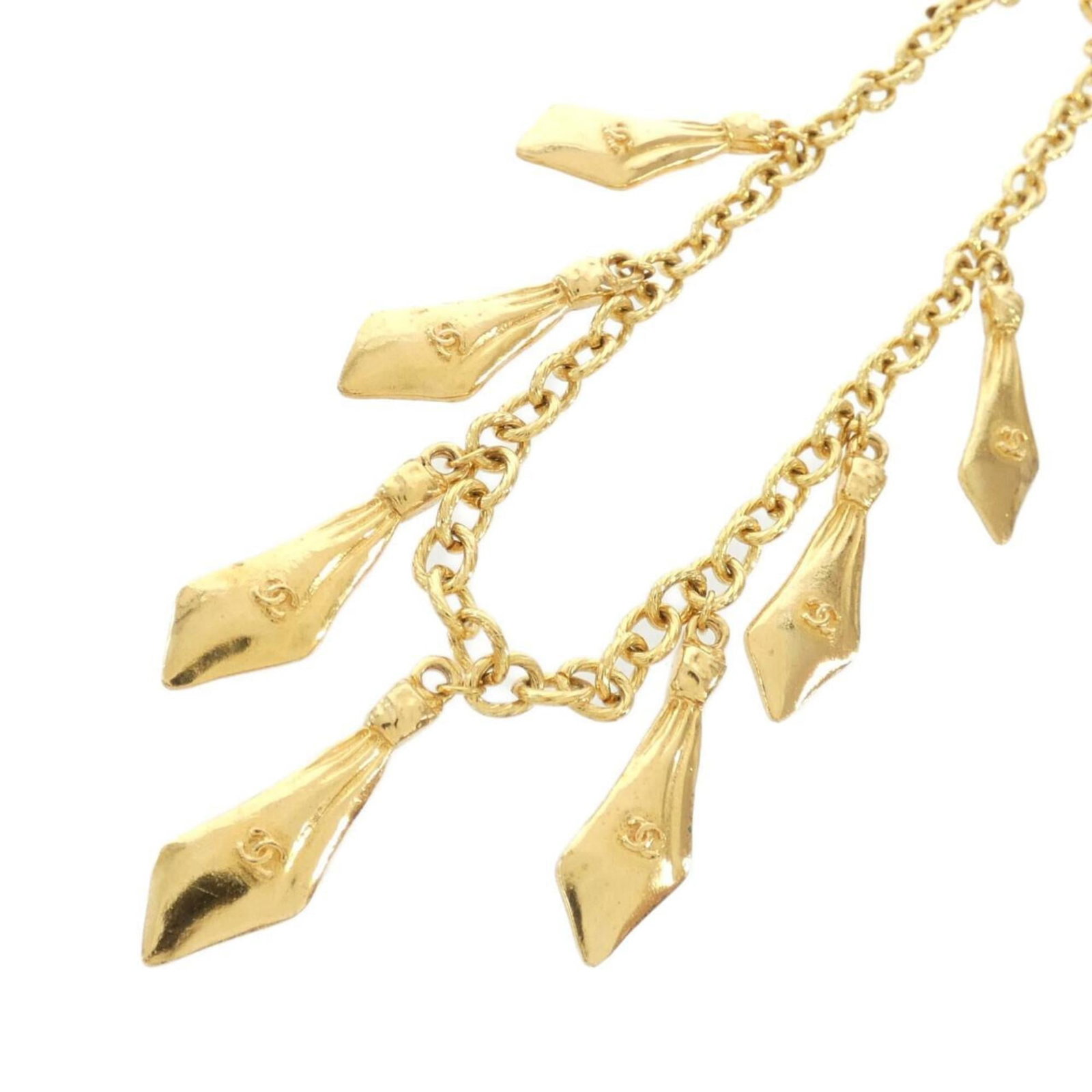 Chanel Necklace: Chanel Necklace Gold Chanel Necklace with 45mm x 15mm Pendant. This used necklace features a few traces of usage and some scratches/dirt, but remains in very good condition. The gold color provides a 