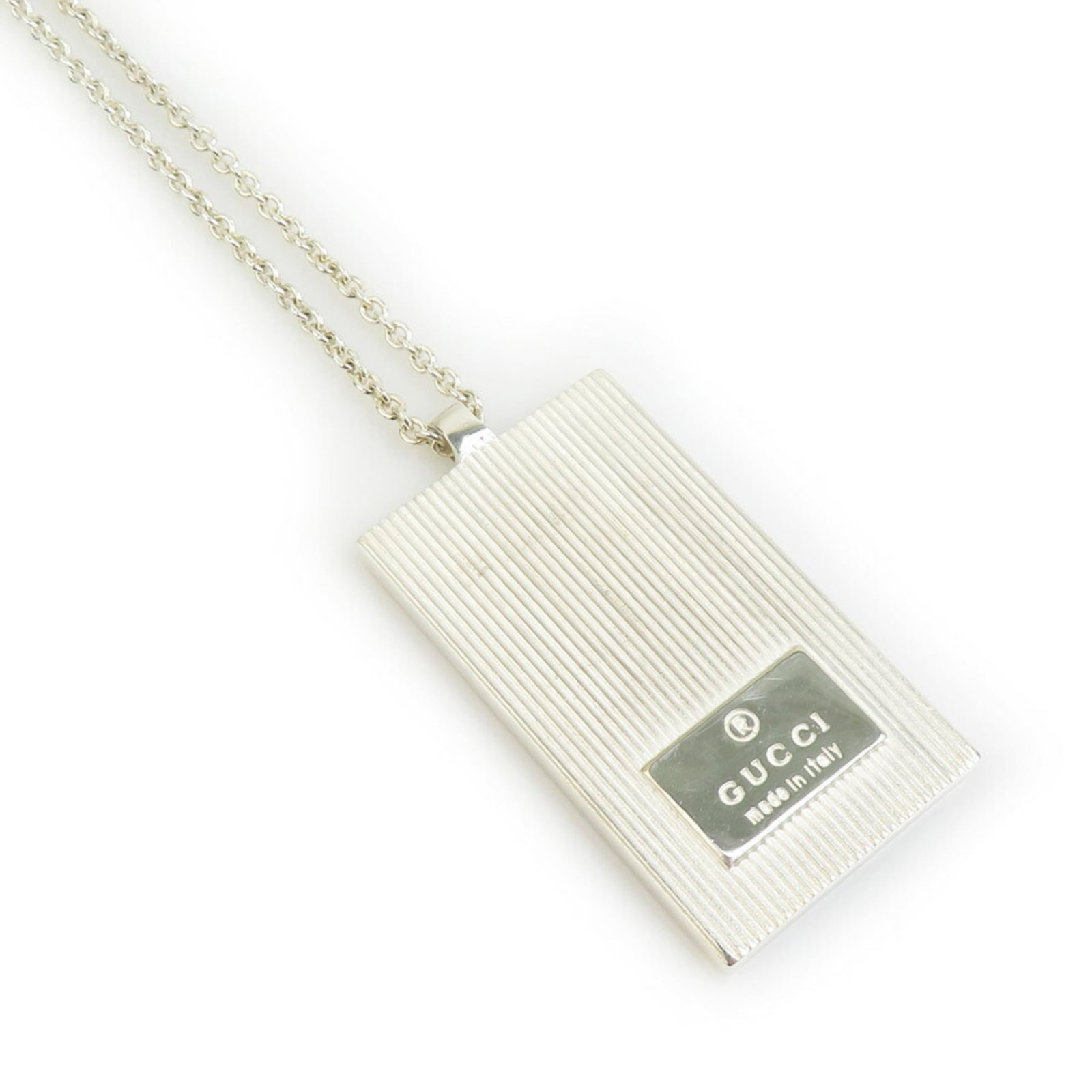 Gucci necklace in 925 silver for men (e61495a): Gucci necklace in 925 silver for men (e61495a) The Gucci necklace in 925 silver features a striking design with a pendant size of 42mm x 24mm. Made from high-quality silver, this elegant piece has a