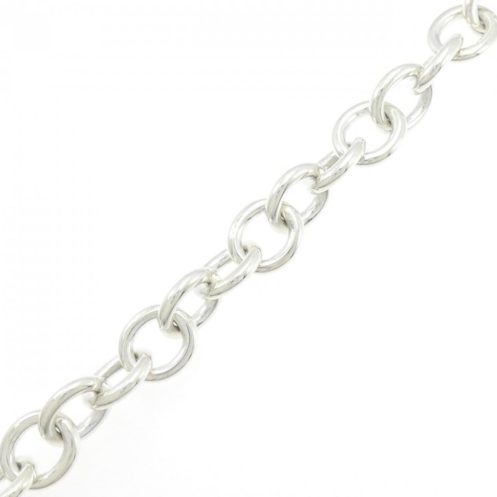 Hermes Charm Bracelet: Hermes Charm Bracelet The Hermes Charm Bracelet boasts a sleek design with a width of 9.9mm and a total length of 18.5cm, making it a stylish accessory for women. With its weight of 30.4g and a condit