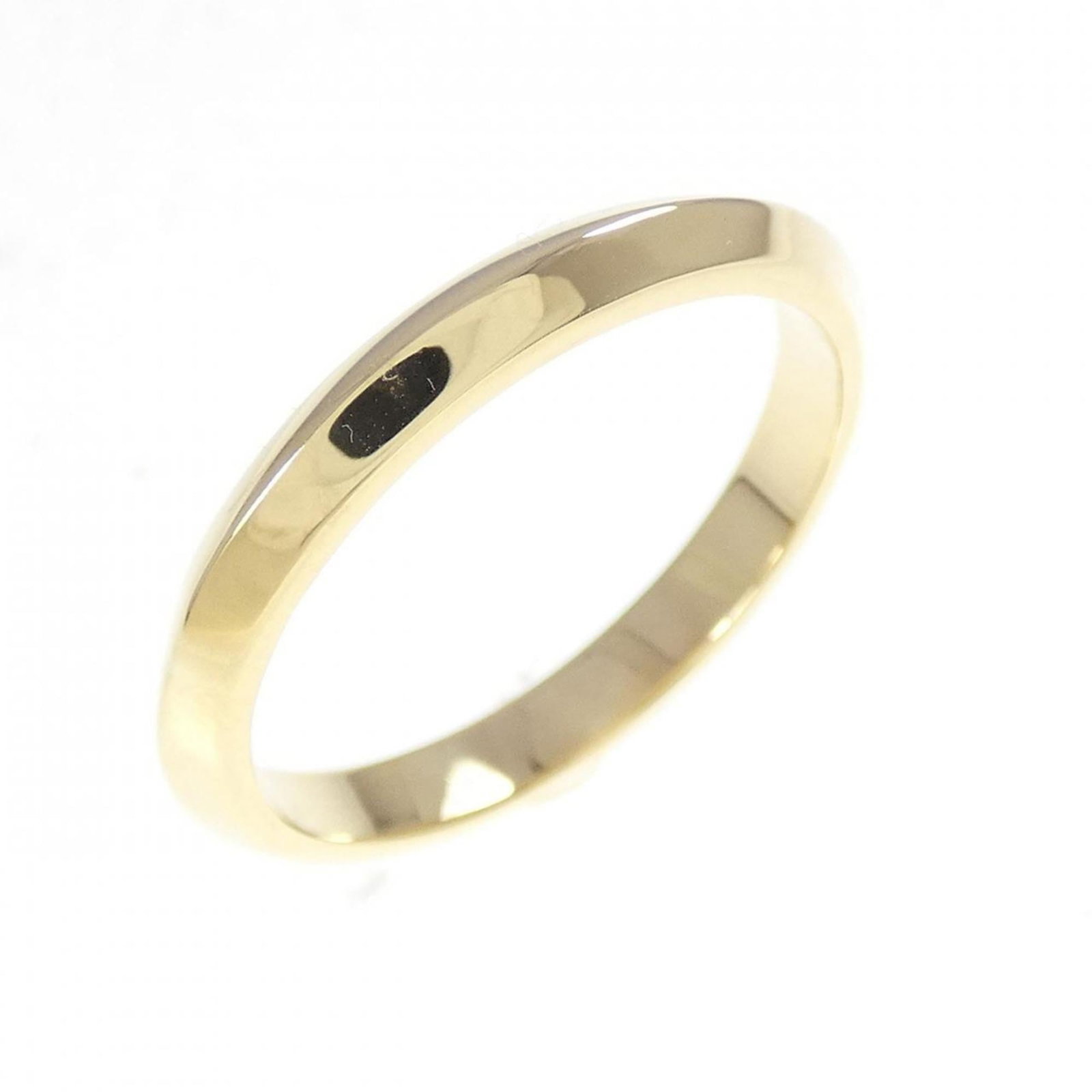 Bvlgari Wedding Ring Yellow Gold (18K): Bvlgari Wedding Ring Yellow Gold (18K) Bvlgari Wedding Ring Yellow Gold (18K) boasts its elegant design and durability in 18K yellow gold. This high-quality ring features a classic style suitable for 