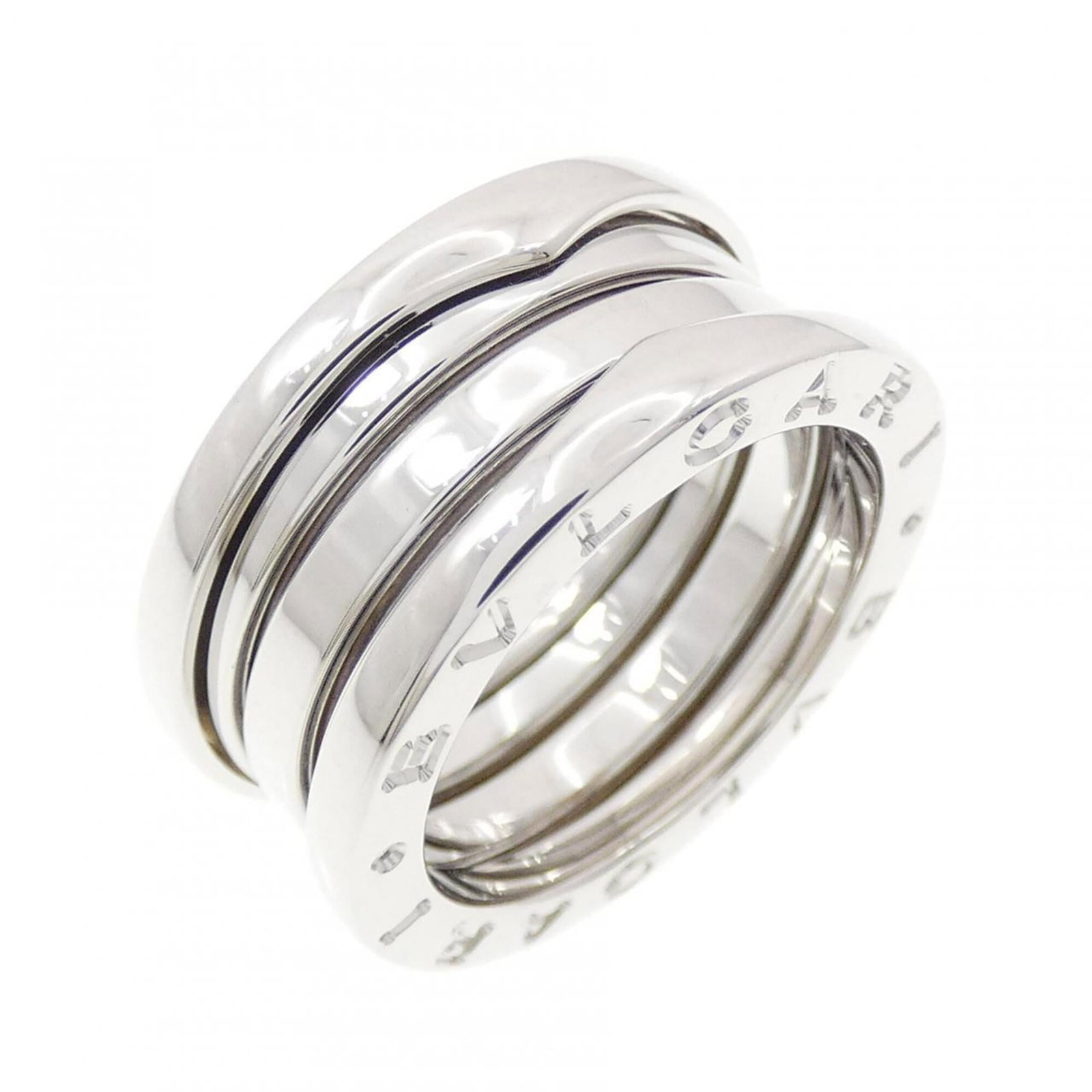 Bvlgari Band Ring Yellow Gold (18K): Bvlgari Band Ring Yellow Gold (18K) Bvlgari Band Ring Yellow Gold (18K) features a sleek design with a 9mm width and 8.5g weight, making it a statement piece for any wrist. This 18K yellow gold band