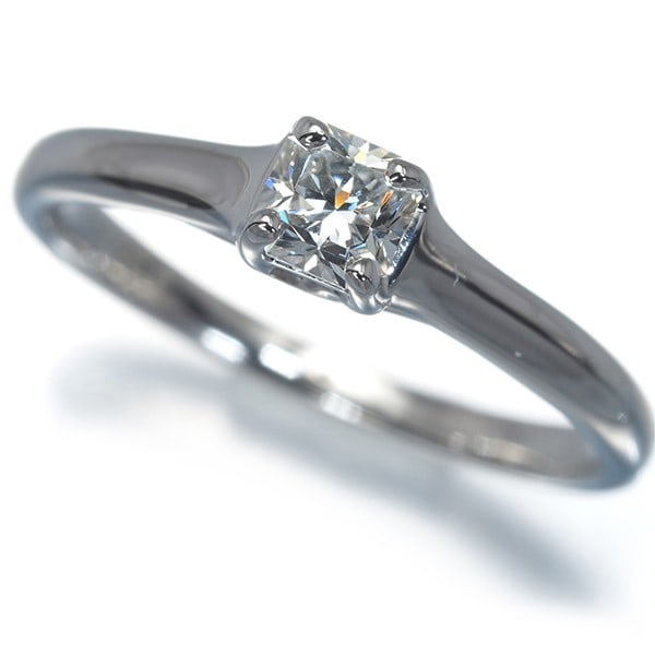 Ring Diamond 0.26CT Platinum 950 US5: Ring Diamond 0.26CT Platinum 950 US5 Tiffany & Co.'s platinum ring showcases a natural diamond of 0.26 carats, set in a high-karat metal for durability and luxury feel. The Lucida collection brings el