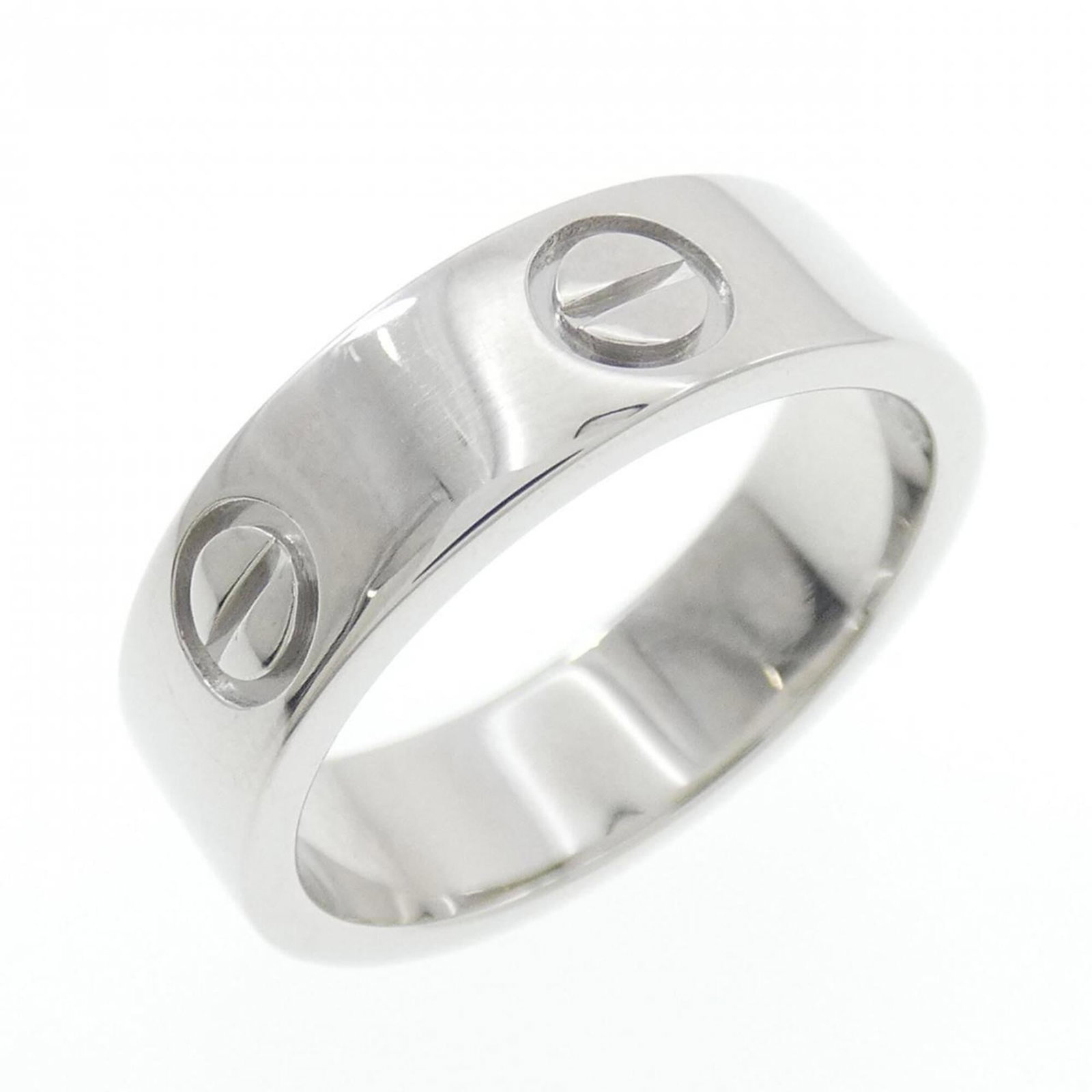 Cartier Band Ring Platinum 950: Cartier Band Ring Platinum 950 Platinum 950 Cartier Band Ring features a sleek design and premium material. The ring has some scratches and dirt, but remains in very good condition overall. A few trac