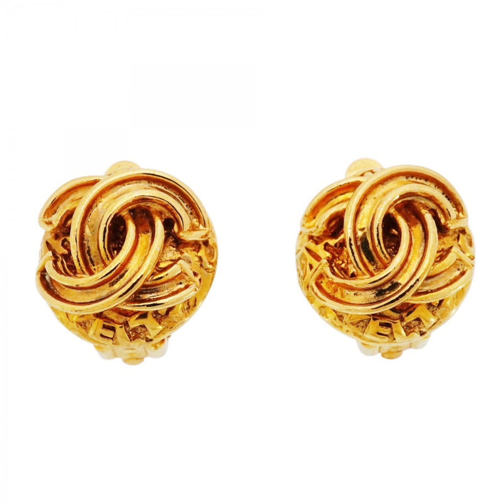 Chanel Clip Earrings Gold Plating: Chanel Clip Earrings Gold Plating Chanel Clip Earrings in Gold Plating feature a sleek and sophisticated design. Made from gold plating, these earrings have a subtle shine and a compact size, measurin