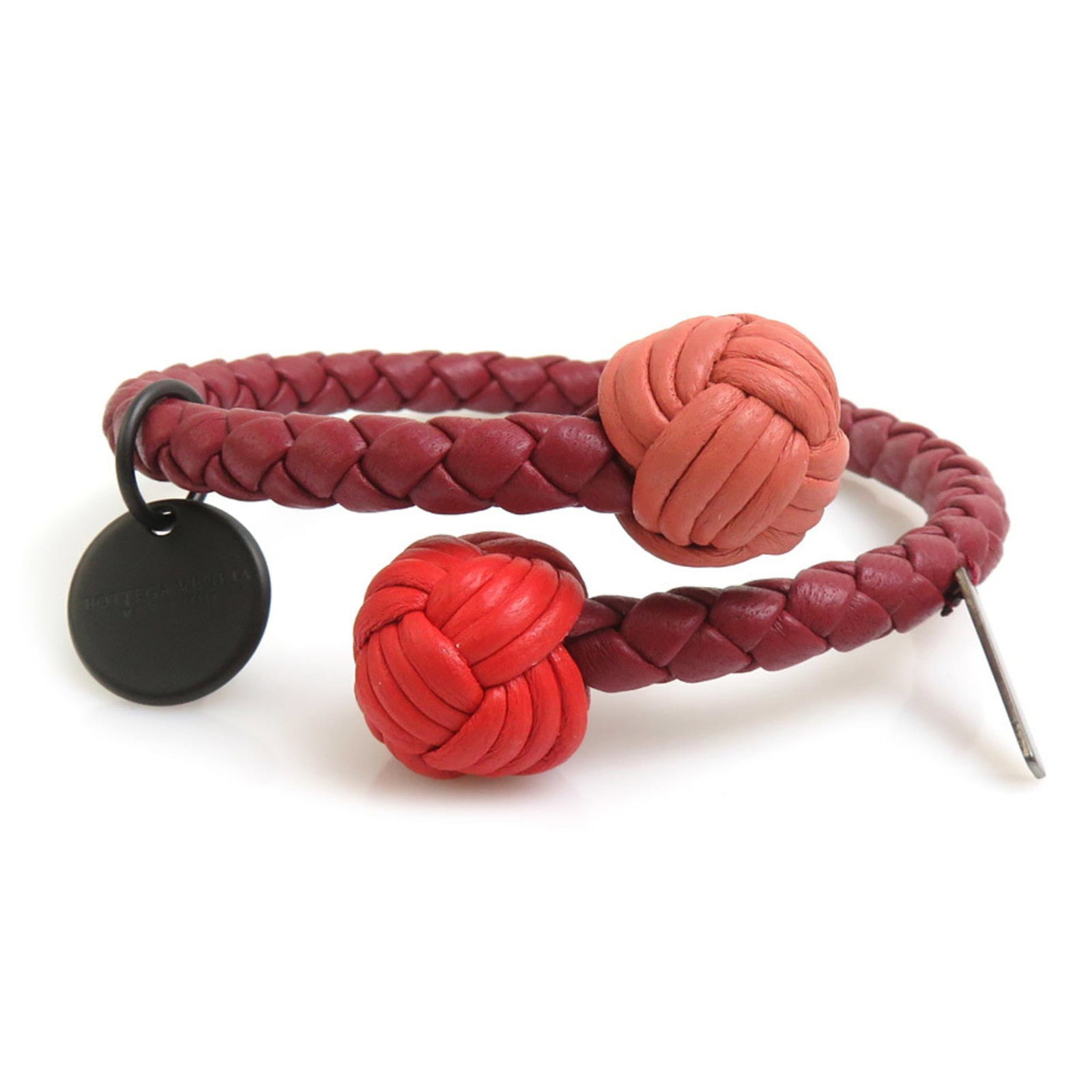 Bottega Veneta Charm Bracelet Leather: Bottega Veneta Charm Bracelet Leather Bottega Veneta's iconic charm bracelet features a striking red leather design. With a length of 17cm, this versatile accessory can be easily paired with various o