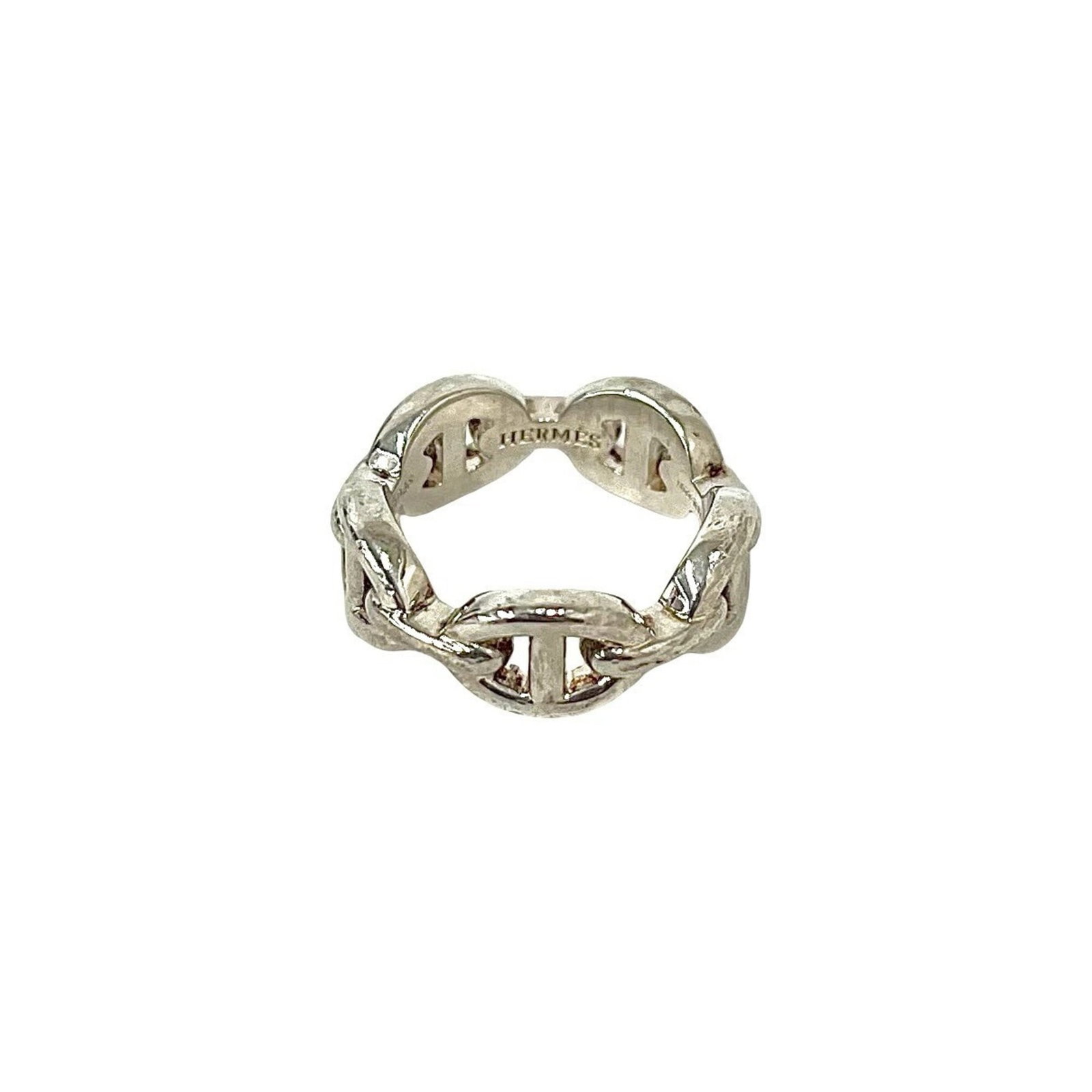 Hermes Band Ring Silver 925: Hermes Band Ring Silver 925 The Hermes Band Ring Silver 925 features a sleek and modern design made from high-quality silver. With its classic style and subtle details, this band ring adds a touch of 