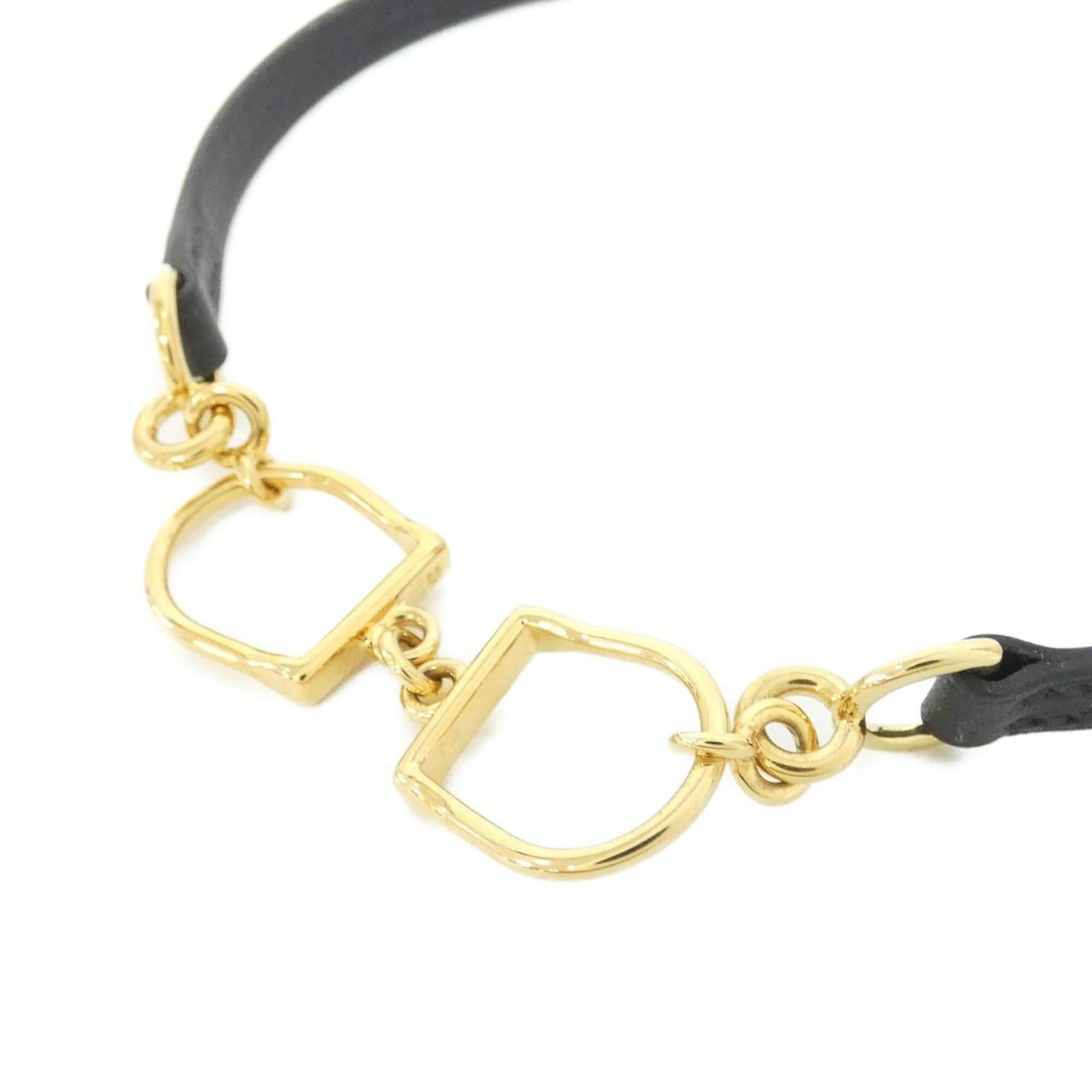 Hermes Herms Etrier Double Tour 072943CC Choker: Hermes Herms Etrier Double Tour 072943CC Choker The Hermes Herms Etrier Double Tour 072943CC Choker boasts sleek black swift leather and a striking pendant design. With a versatile neck circumference 