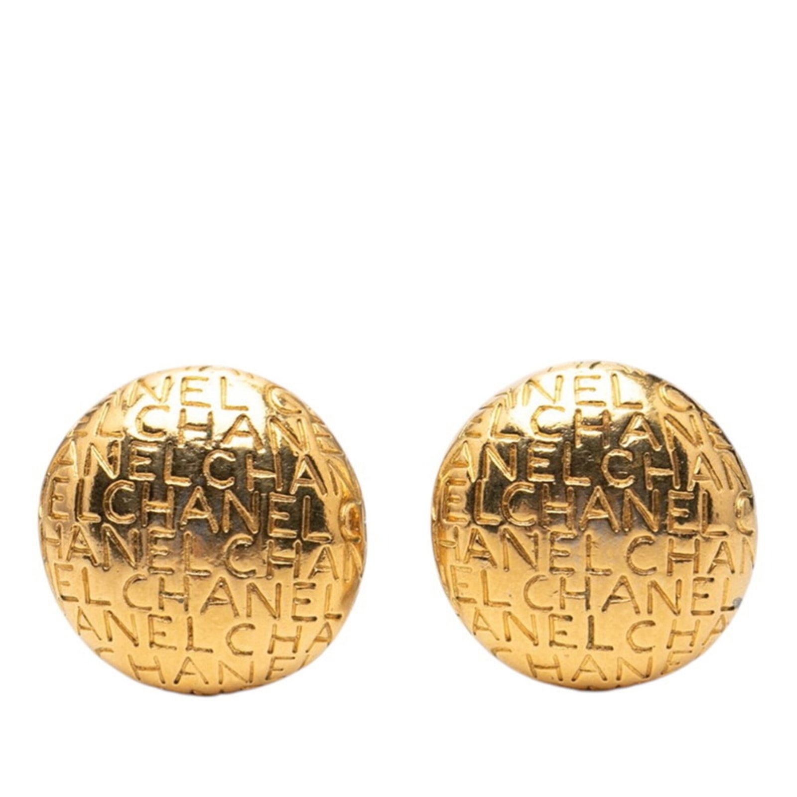 Chanel Clip Earrings Gold Plating: Chanel Clip Earrings Gold Plating Chanel Clip Earrings in Gold Plating feature a sleek and sophisticated design. Traces of usage are visible on these earrings, with minor scratches and dirt, but