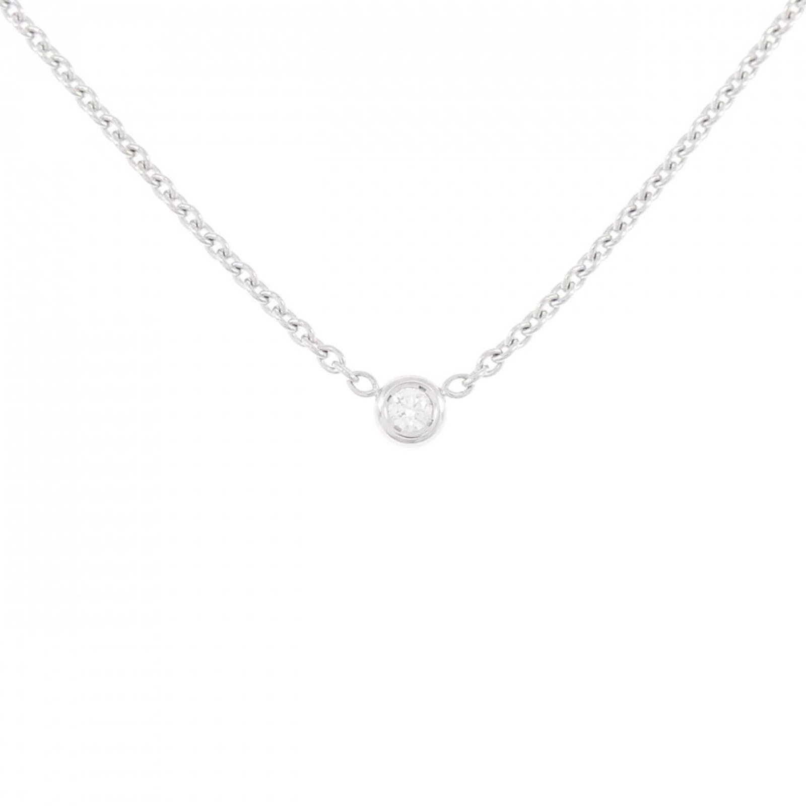 Christian Dior Dior Mimi Oui Necklace: Christian Dior Dior Mimi Oui Necklace The Christian Dior Dior Mimi Oui Necklace boasts elegant white gold (18K) construction and features a stunning diamond stone. With a pendant size of 3.7mm x 3.7mm